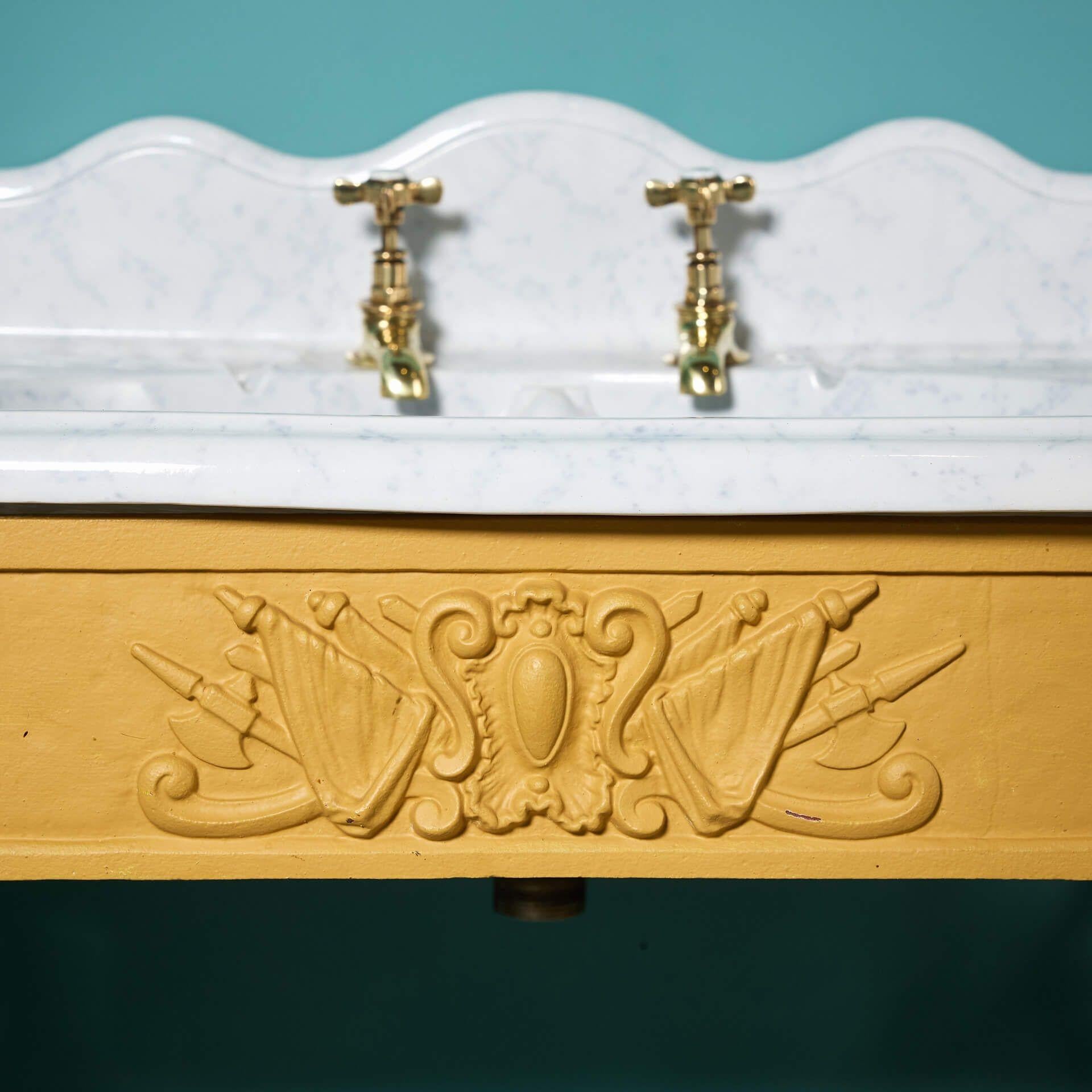 Antique Twyfords Sink with Cast Iron Stand In Fair Condition For Sale In Wormelow, Herefordshire