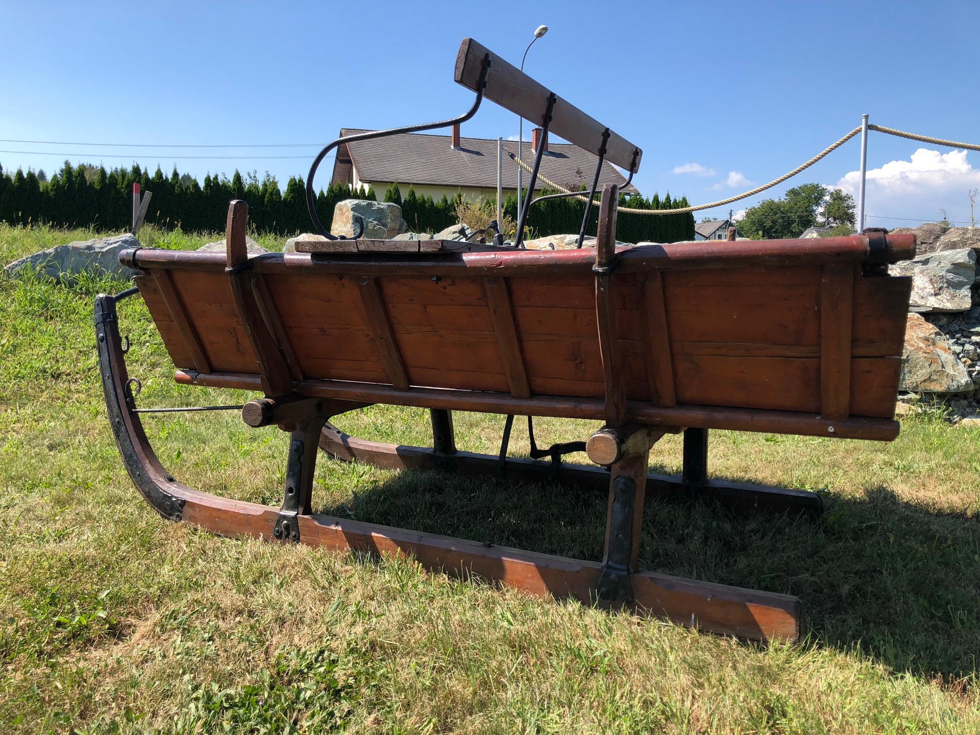Pretty well-maintained sleigh from the Tyrol area in Austria, build, circa 1920.

This is an old Tyrolean sledge made of wood, very good condition and with metal fittings.

It is very well preserved and can still be used for its original