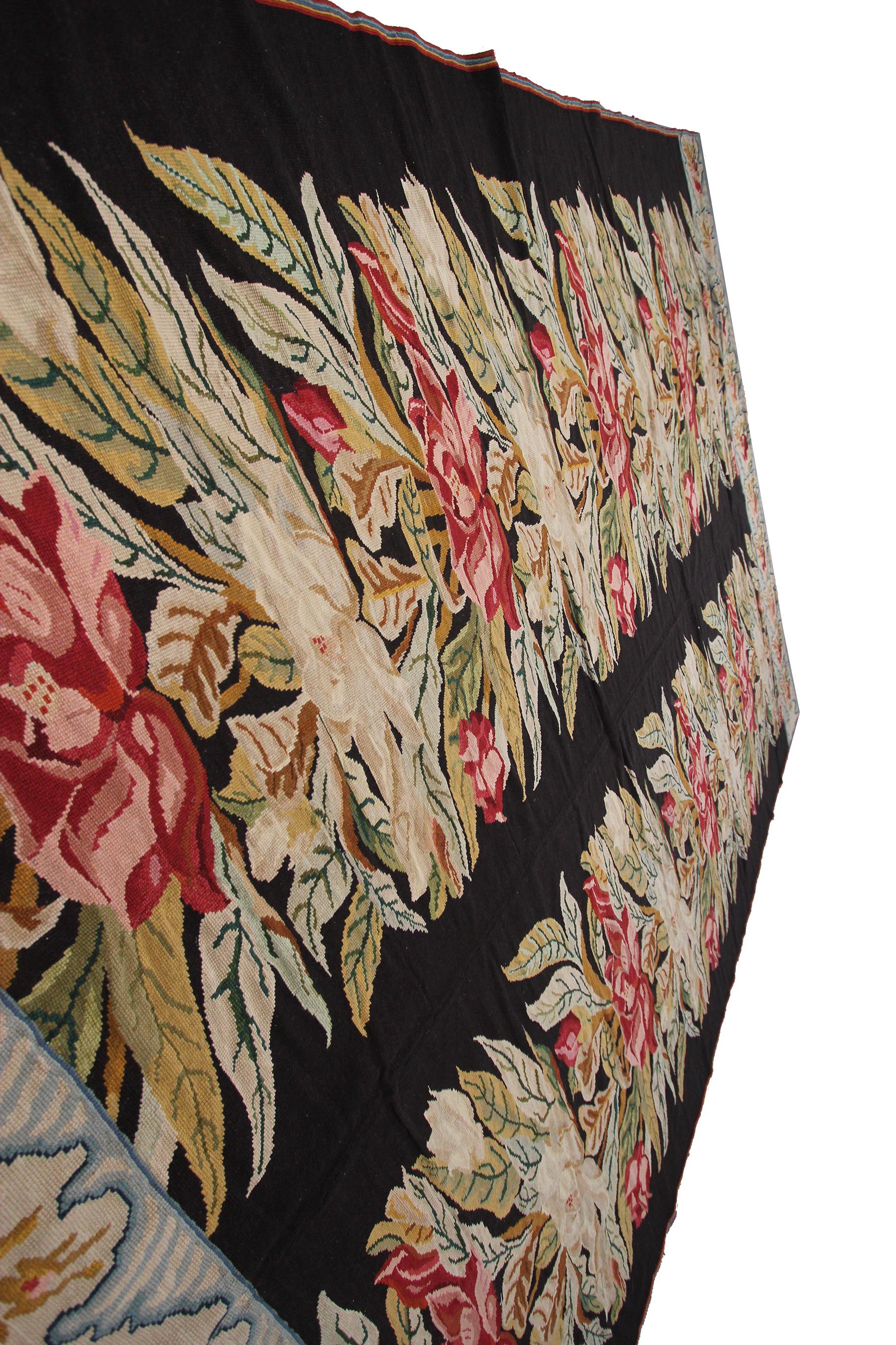 Antiker ukrainischer handgefertigter ukrainischer Nadelspitze-Teppich, 1900, schwarz, 10x13,298x392 cm im Angebot 3