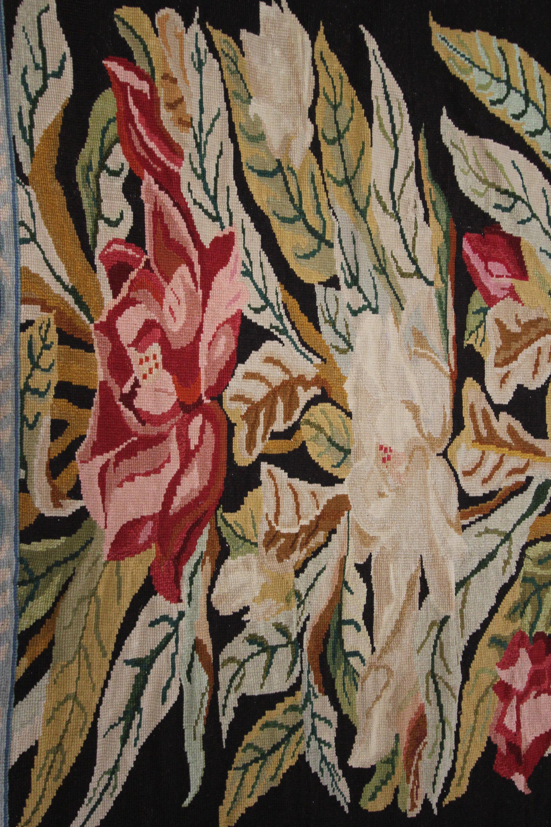 Antiker ukrainischer handgefertigter ukrainischer Nadelspitze-Teppich, 1900, schwarz, 10x13,298x392 cm im Zustand „Gut“ im Angebot in New York, NY