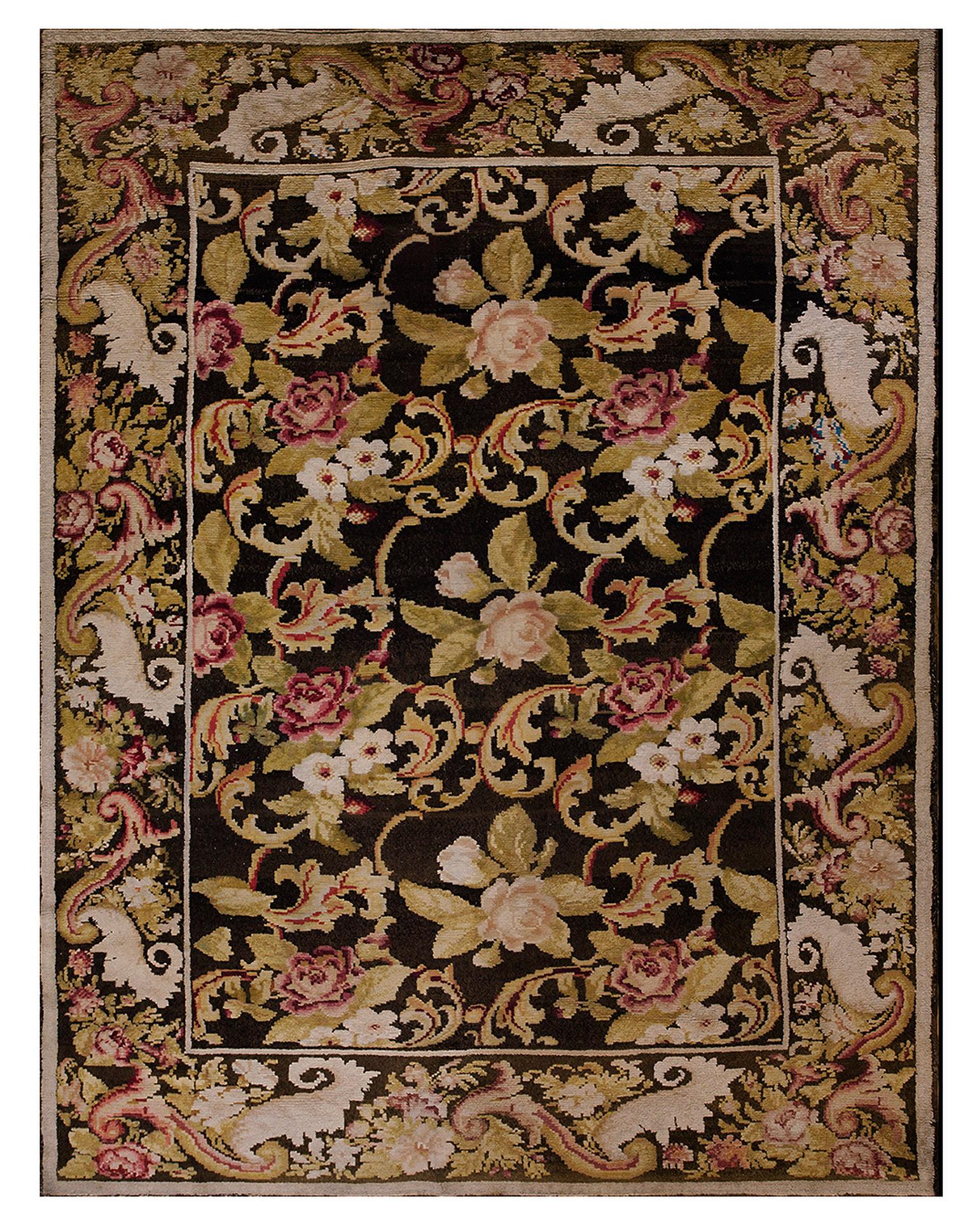 Ukrainischer Florteppich aus der Mitte des 19. Jahrhunderts ( 7'3" x 9'3" - 222 x 282") im Angebot