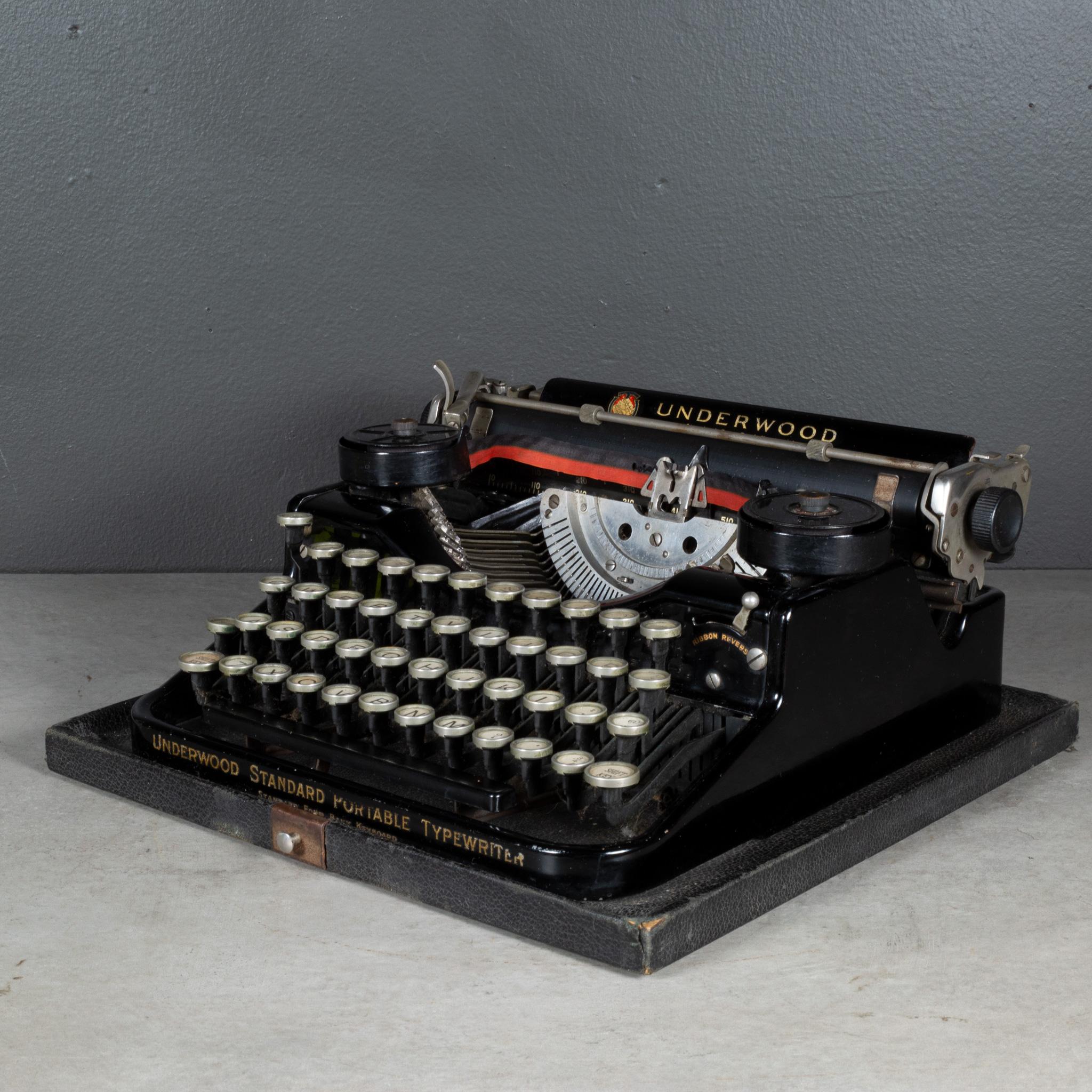 Antique Underwood Standard Four Bank Portable Typewriter c.1927 In Good Condition In San Francisco, CA