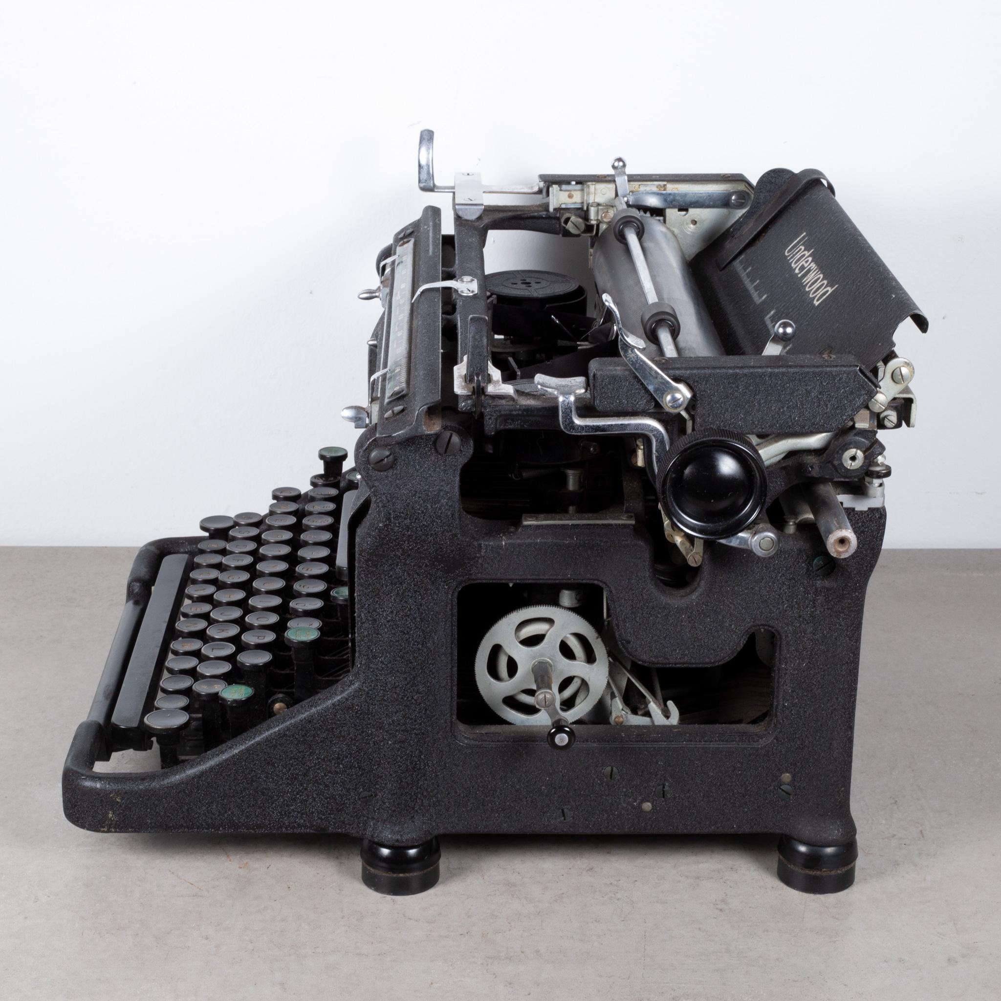 Industriel Ancienne machine à écrire Underwood, C.C. 1945