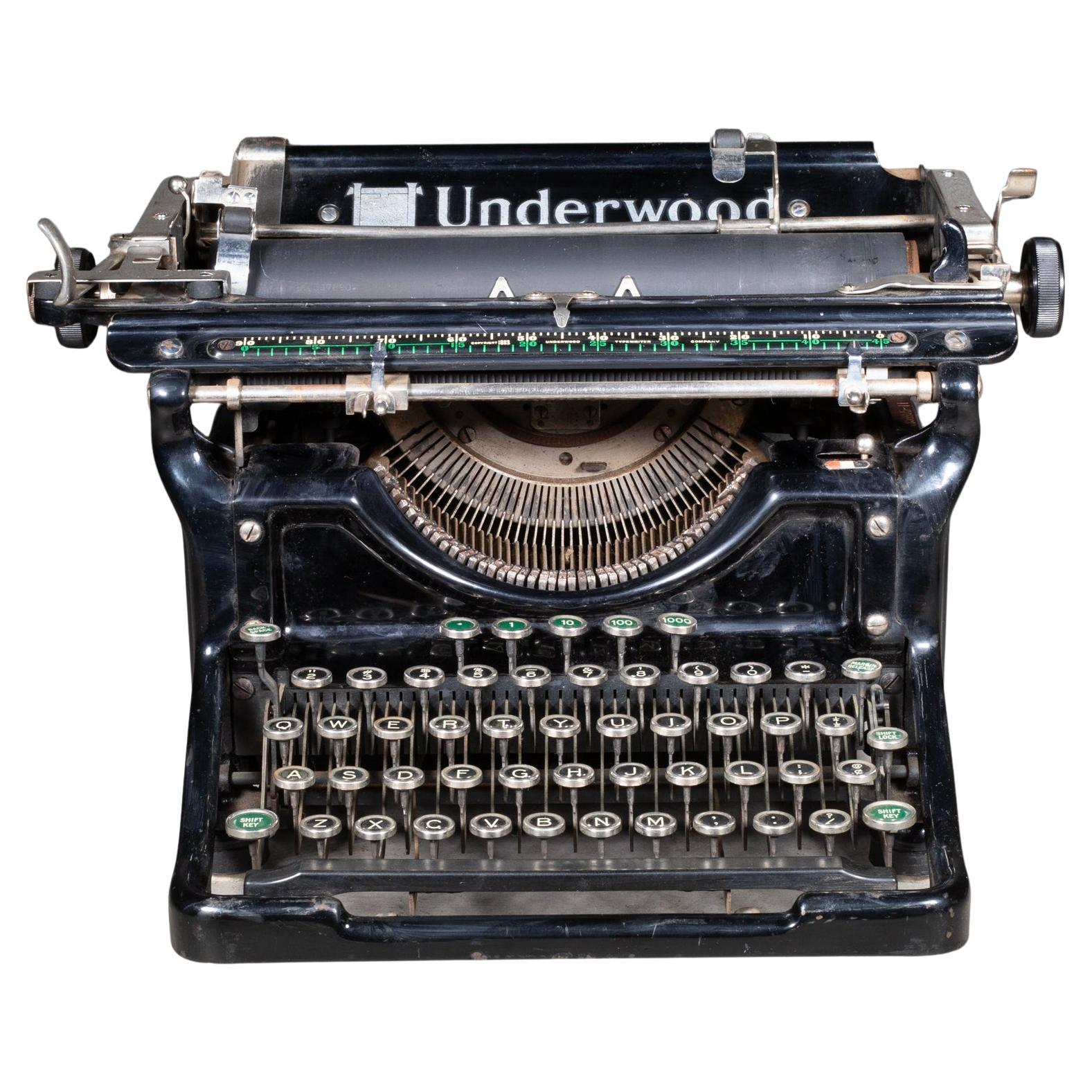 Ancienne machine à écrire Underwood No.6 c.1933 en vente