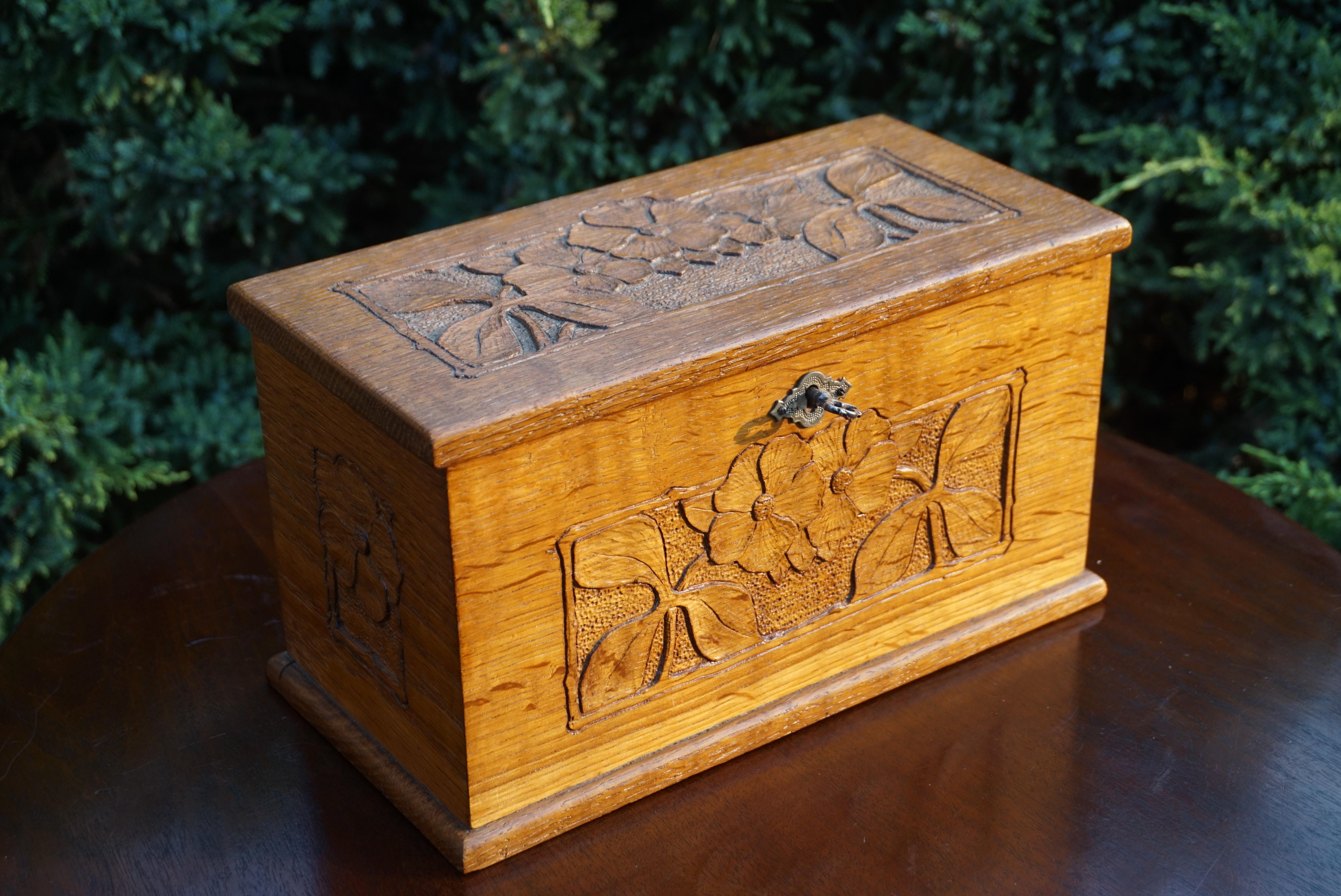 Antique and Unique Arts & Crafts Oak Jewelry Box with Hand Carved Flower Decor For Sale 6