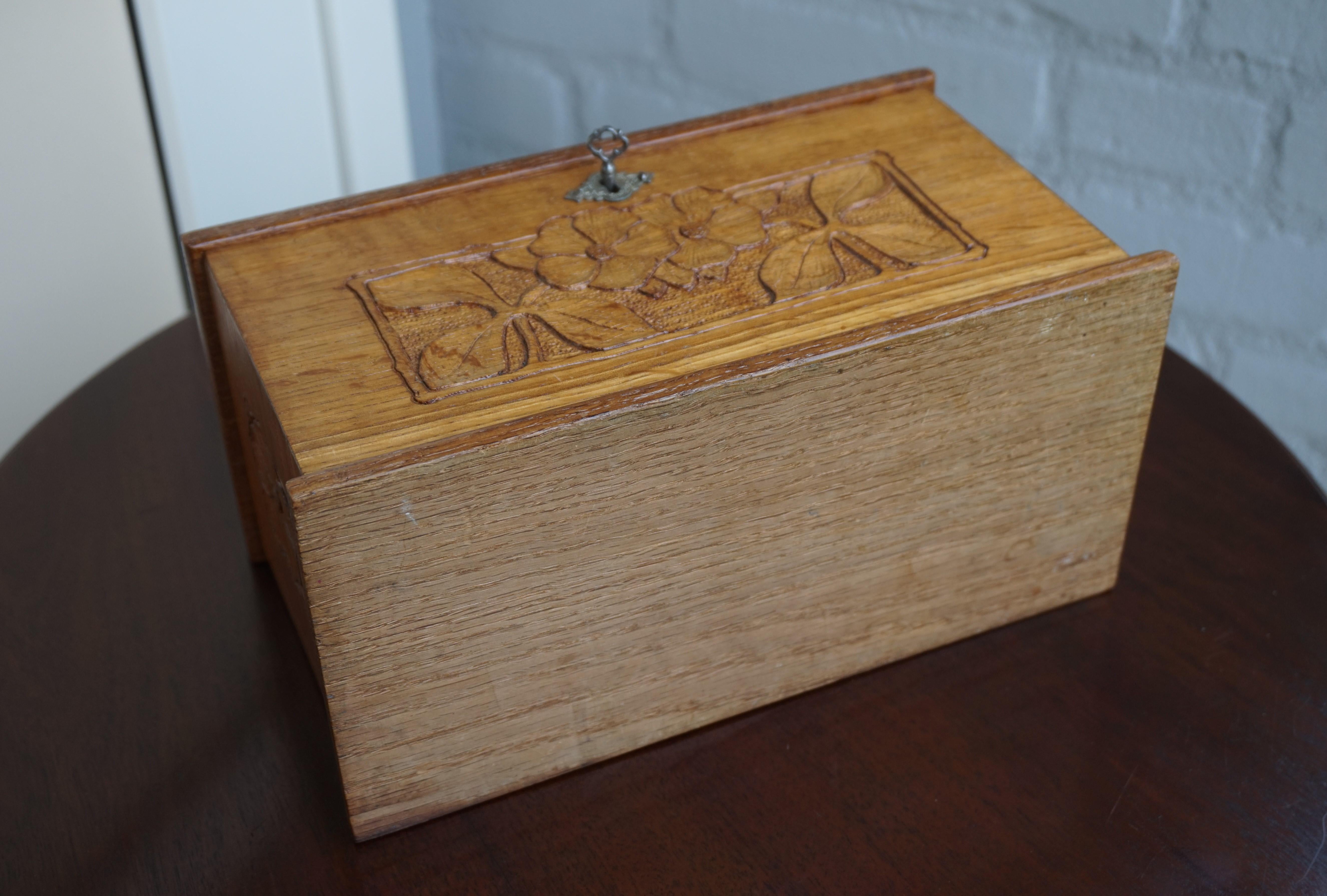 Antique and Unique Arts & Crafts Oak Jewelry Box with Hand Carved Flower Decor For Sale 7