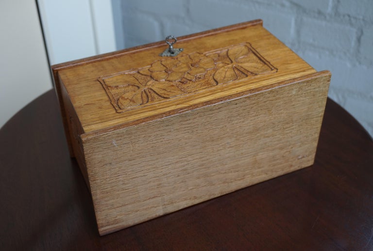 Antique and Unique Arts & Crafts Oak Jewelry Box with Hand Carved Flower Decor For Sale 10