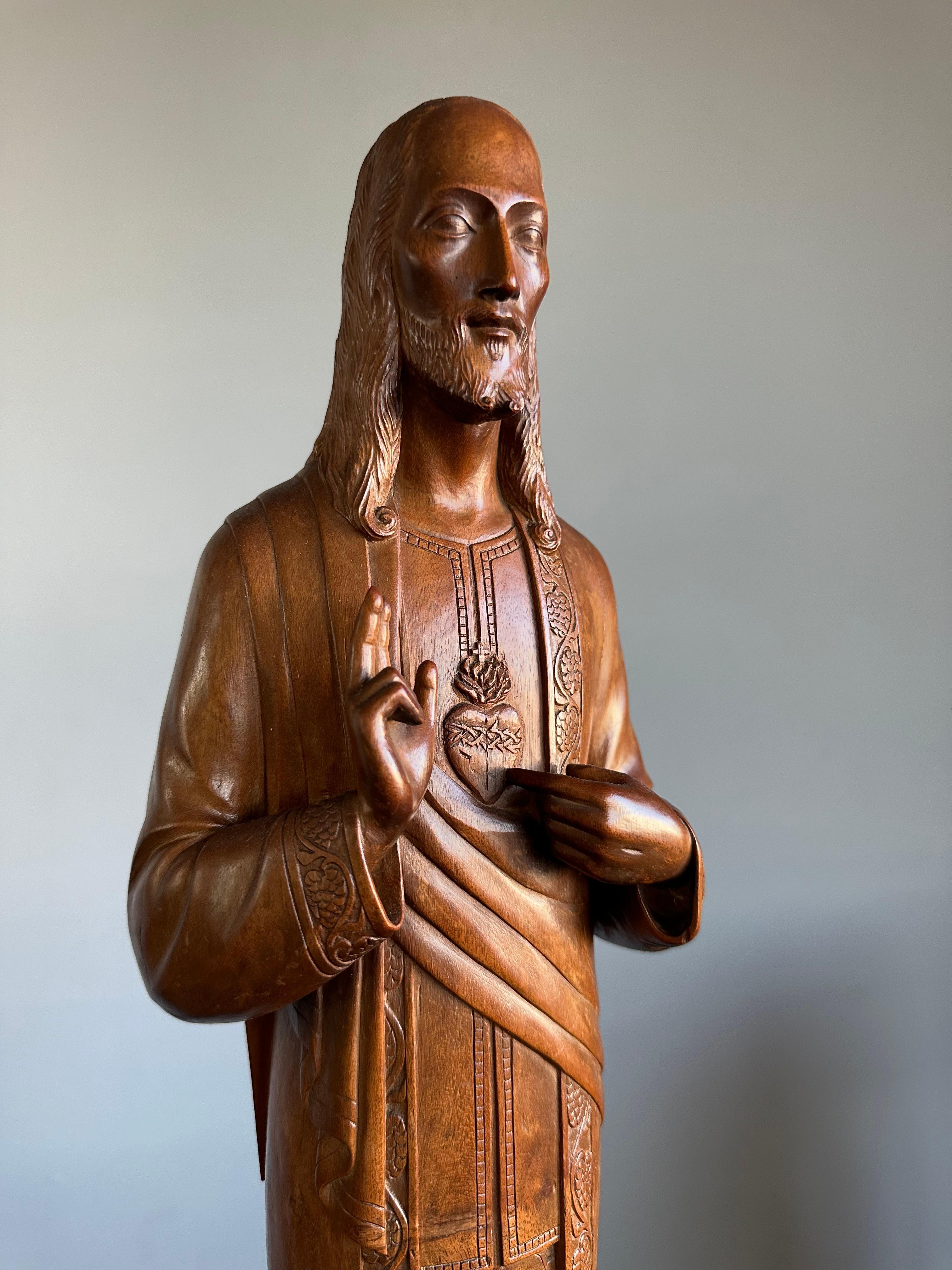 Antike und einzigartige, handgeschnitzte Holzskulptur / Statue des heiligen Herzens Christi aus Holz im Angebot 8