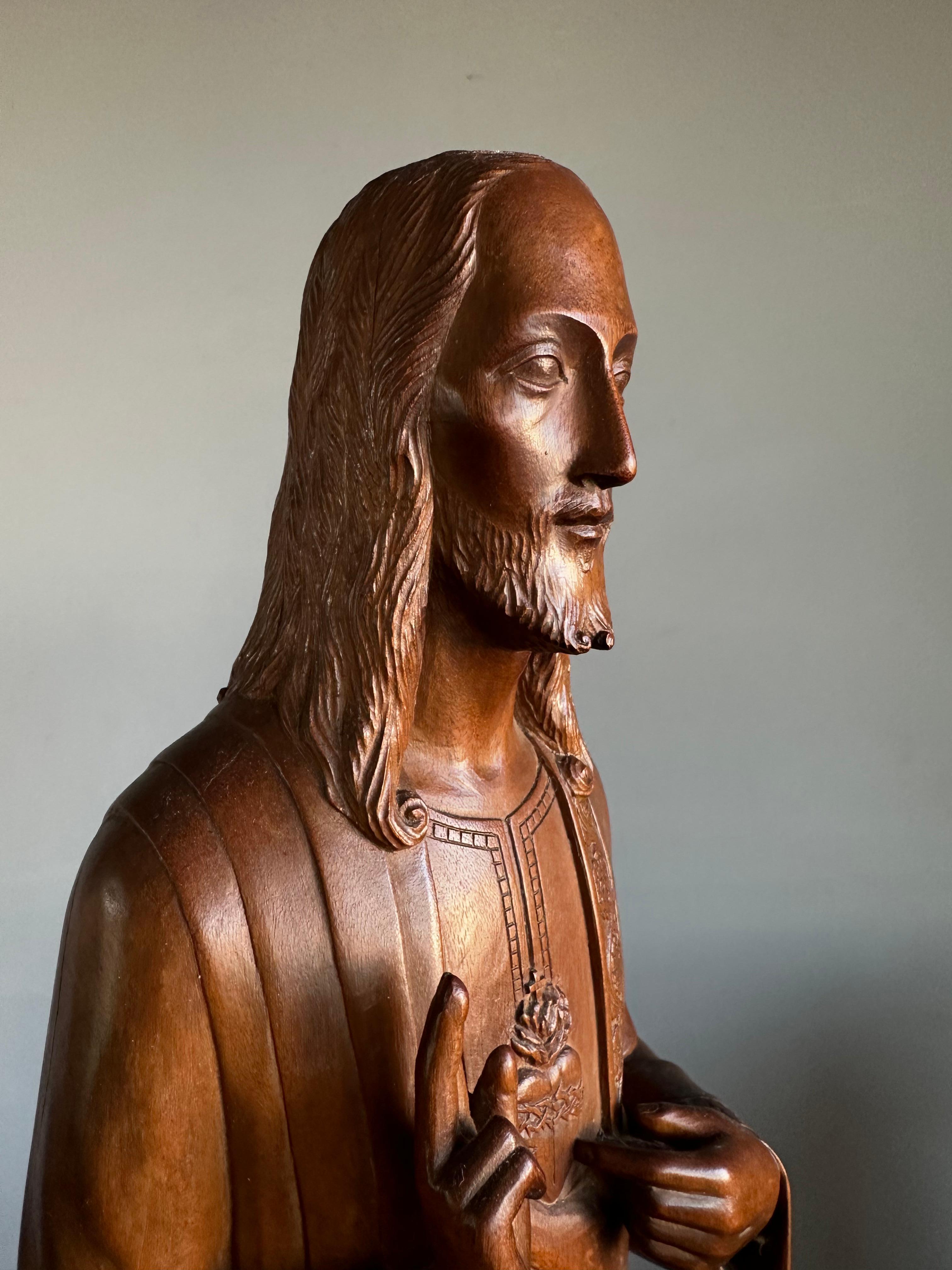Antike und einzigartige, handgeschnitzte Holzskulptur / Statue des heiligen Herzens Christi aus Holz im Angebot 10