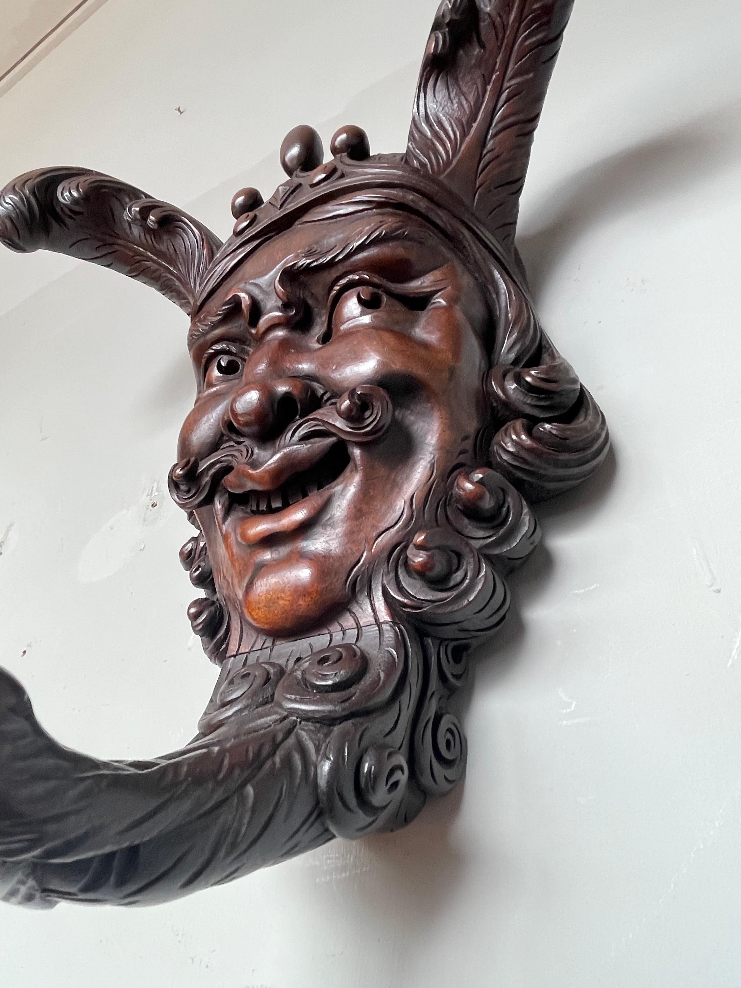 Sculpture de masque de satyre ancienne et unique, magistralement sculptée, du début au milieu de l'époque victorienne en vente 4