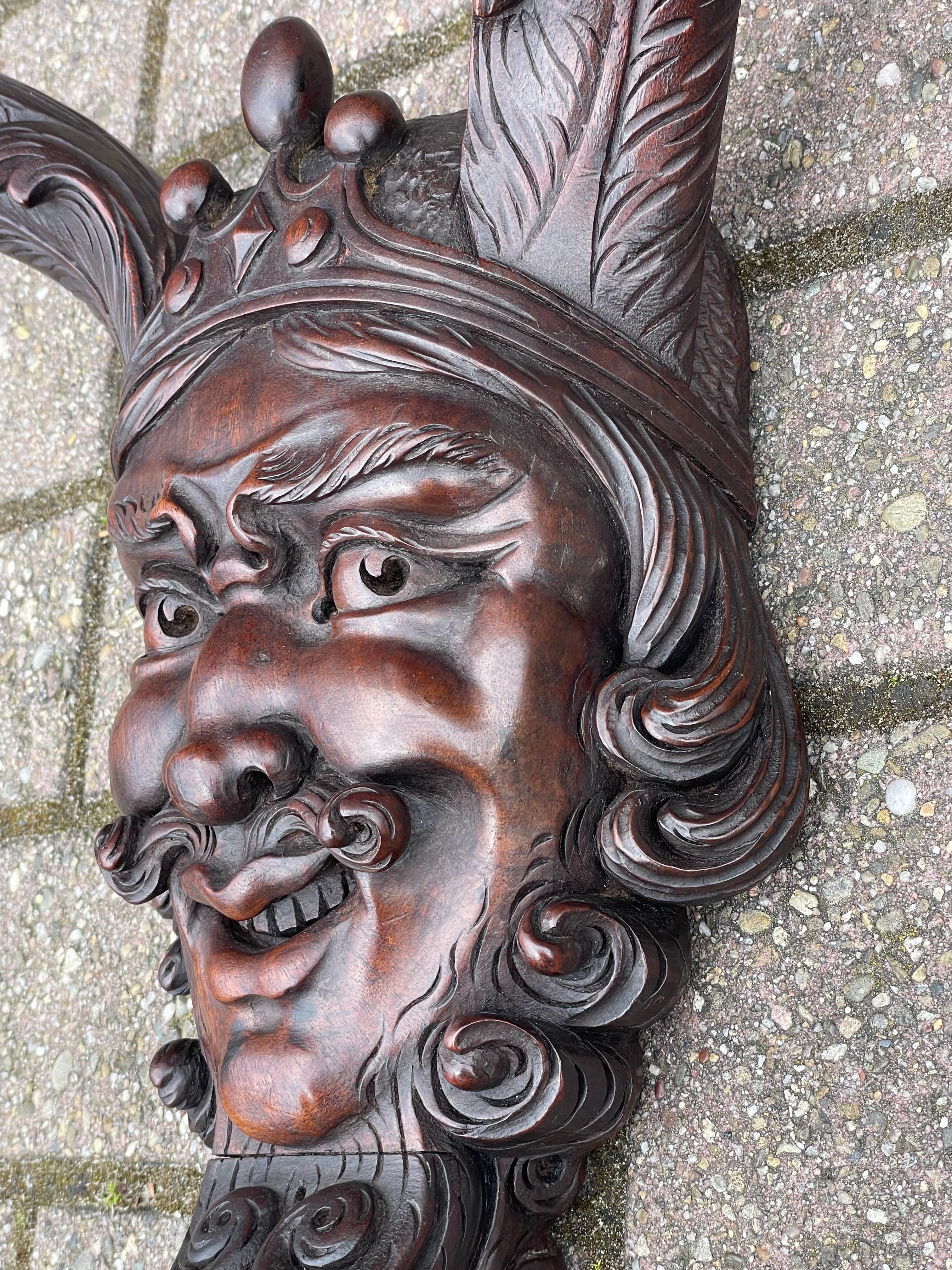 Sculpture de masque de satyre ancienne et unique, magistralement sculptée, du début au milieu de l'époque victorienne en vente 8