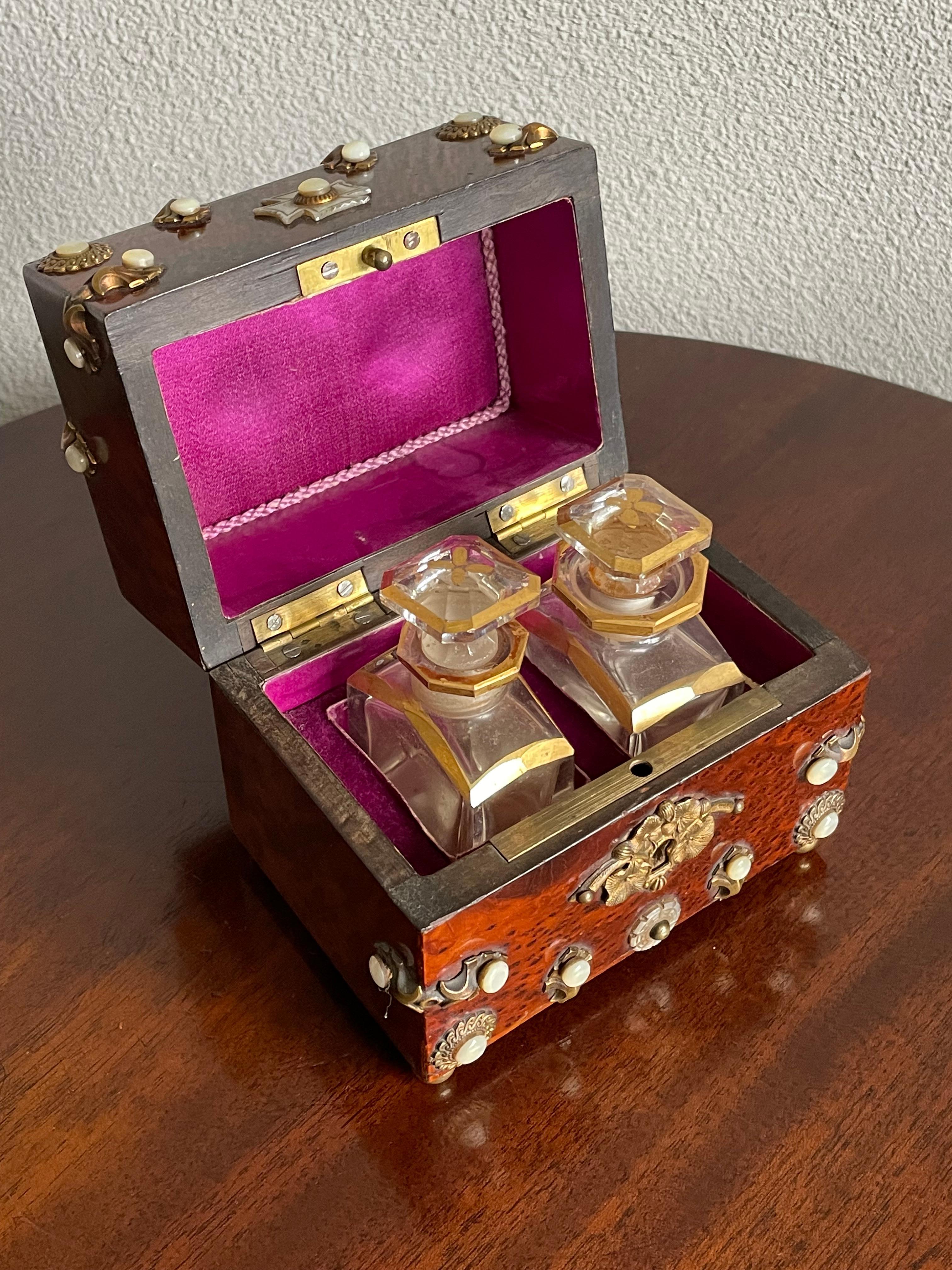 Antique & Unique Napoleon II Inlaid Burl Box w. Gilt Perfume Flasks / Bottles For Sale 11