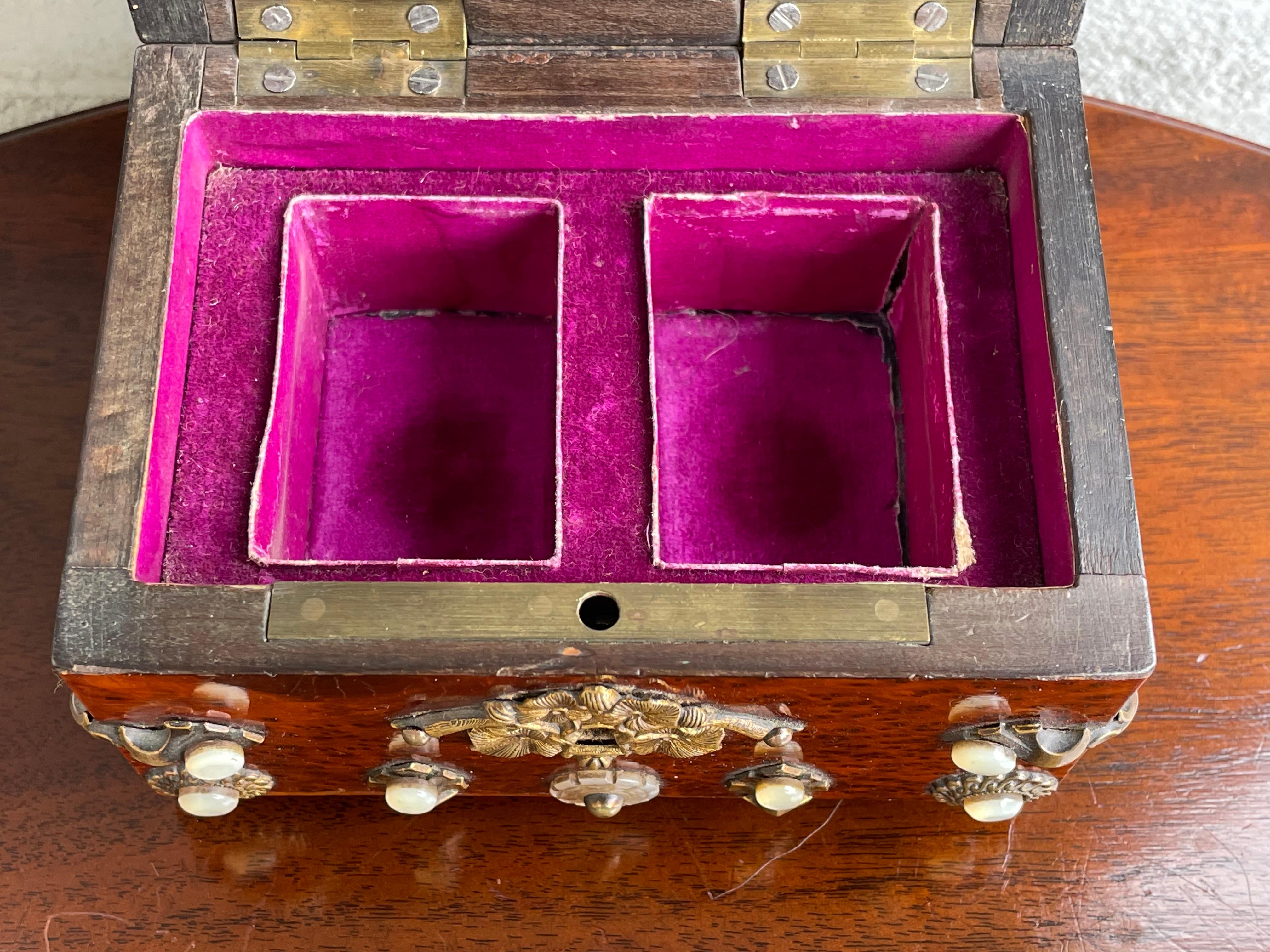 Antique & Unique Napoleon II Inlaid Burl Box w. Gilt Perfume Flasks / Bottles For Sale 1