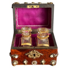 Ancienne et unique boîte en loupe incrustée Napoléon II avec. Flacons de parfum Gilt