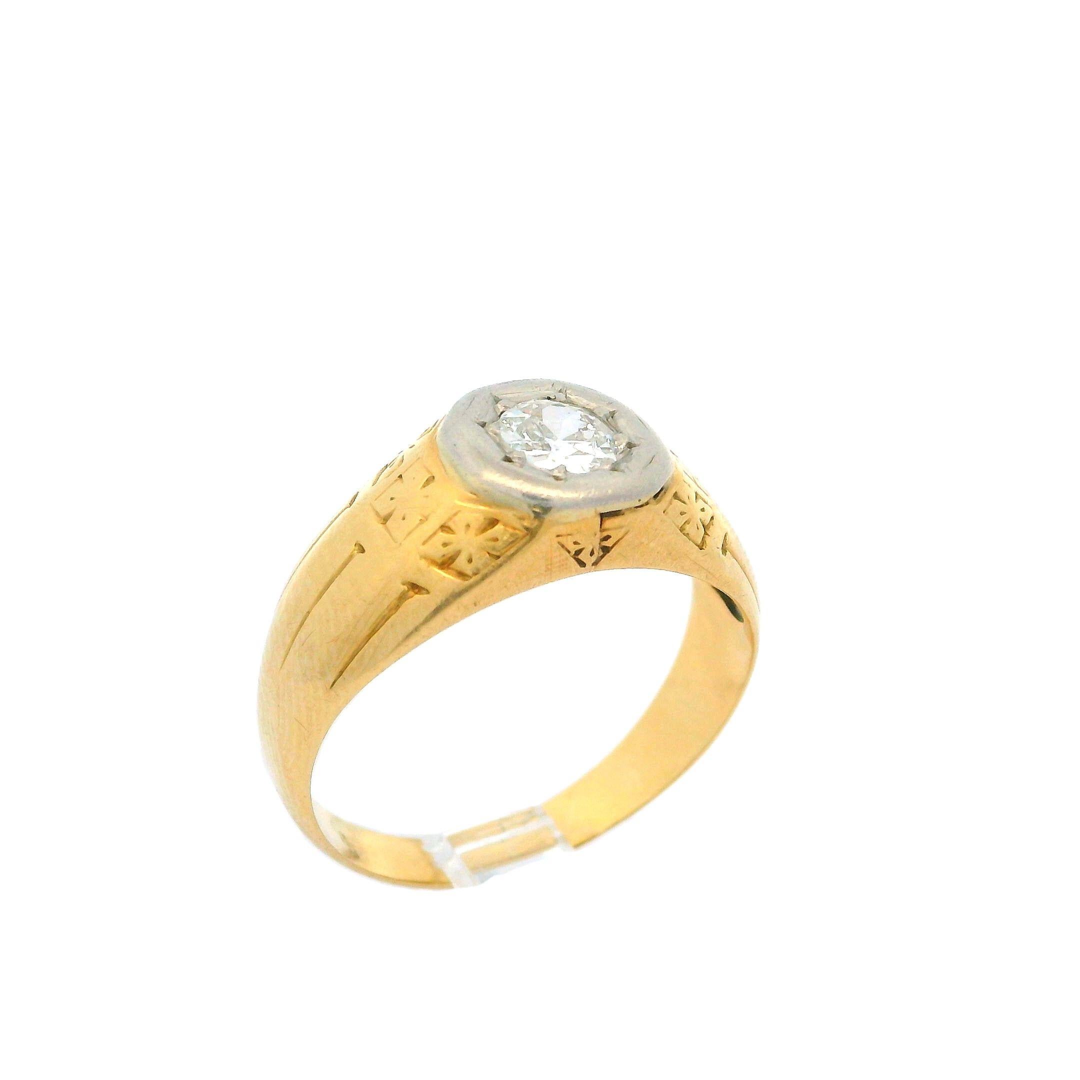 Antique Unisex 14k Yellow Gold 0.28ct Old Cut Diamond Engraved Solitaire Ring For Sale 3