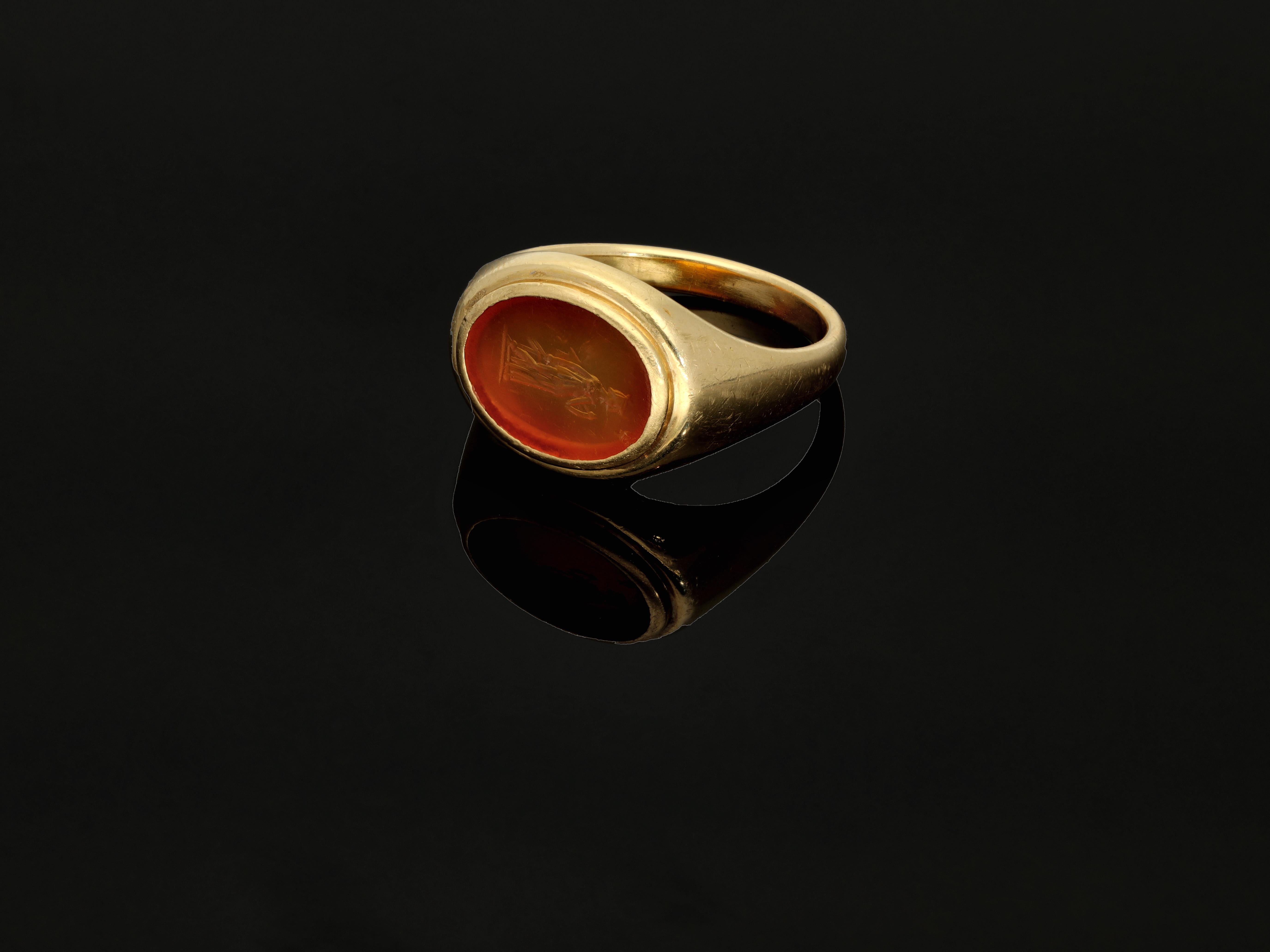 Oval Cut Antique Unisex Carnelian Intaglio Signet Ring, 18k Gold Large Agate Seal Ring For Sale