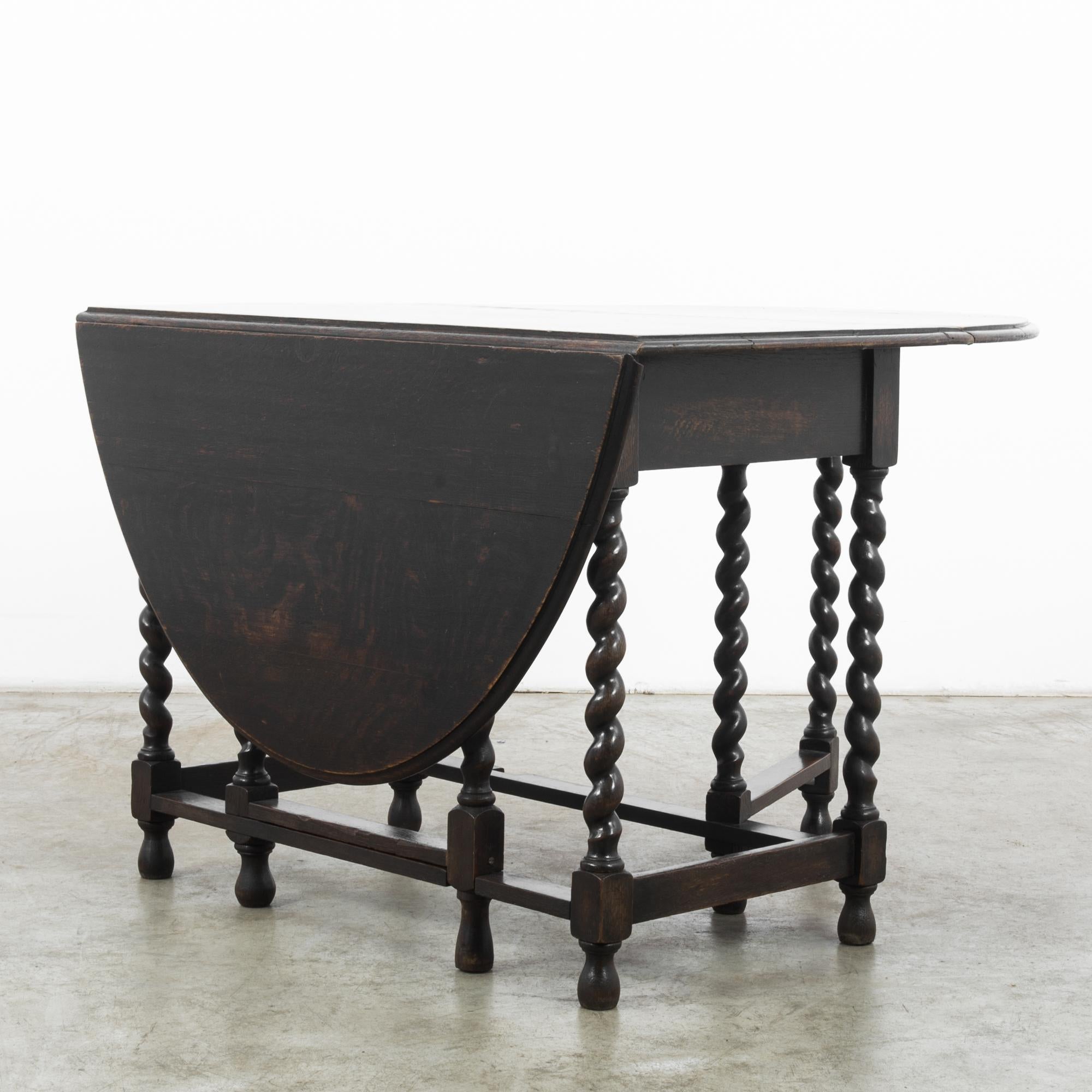 Late Victorian Antique United Kingdom Oak Gateleg Table