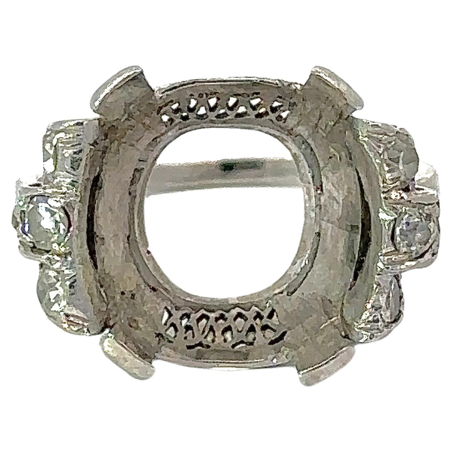 Antiker ungefasster Diamantring - Einzelne und Diamanten im Rosenschliff auf der Schulter im Angebot