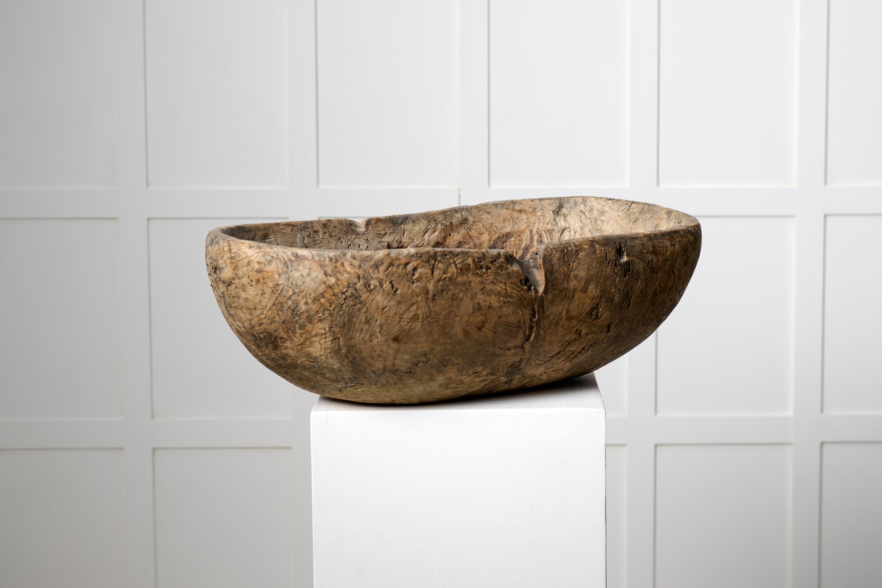 Antique Unusual Swedish 18th Century Hand-Made Country Solid Birch Root Bowl  In Good Condition For Sale In Kramfors, SE