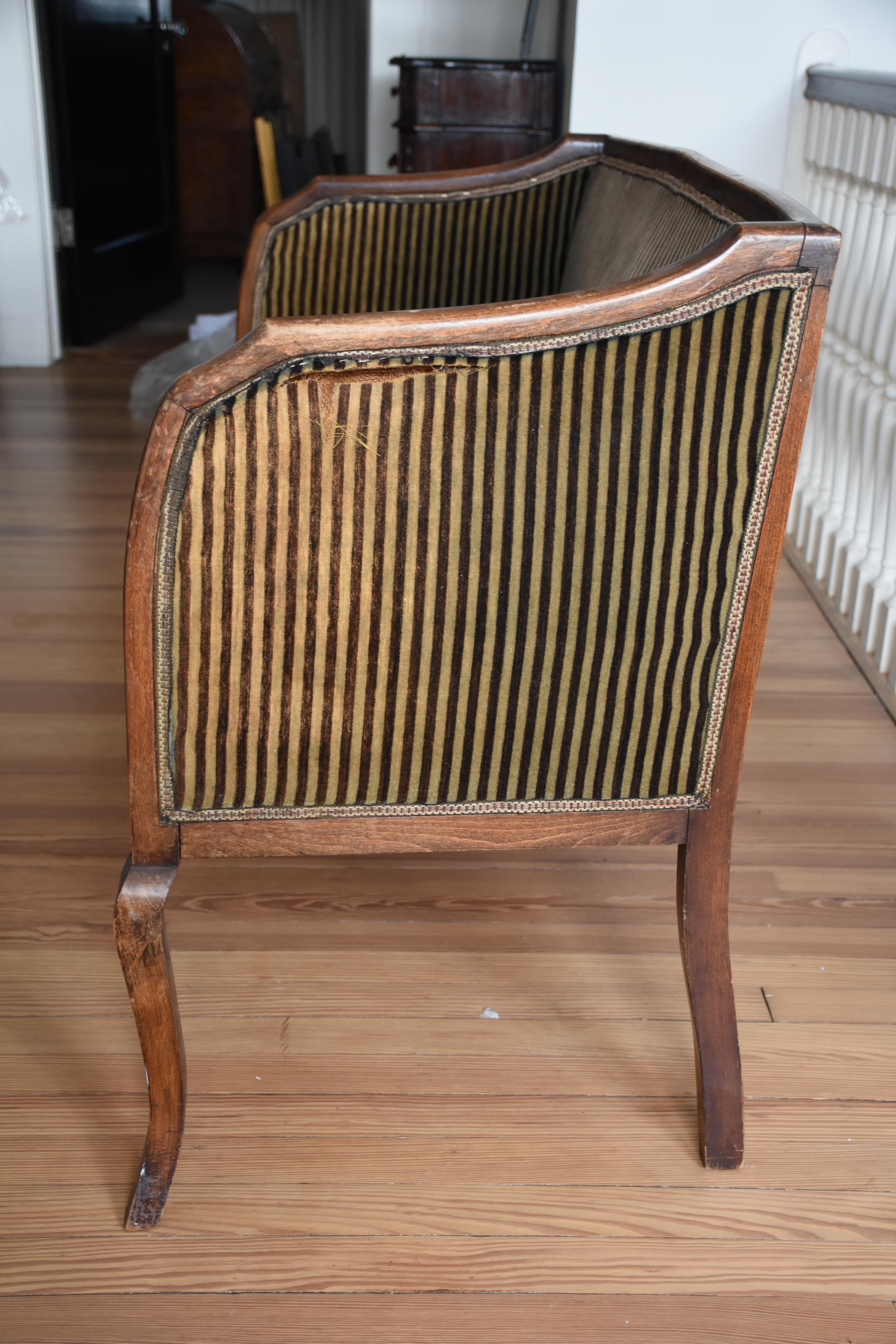 Antike Polsterbank aus dunkelgrün gestreiftem Samt (Englisch) im Angebot