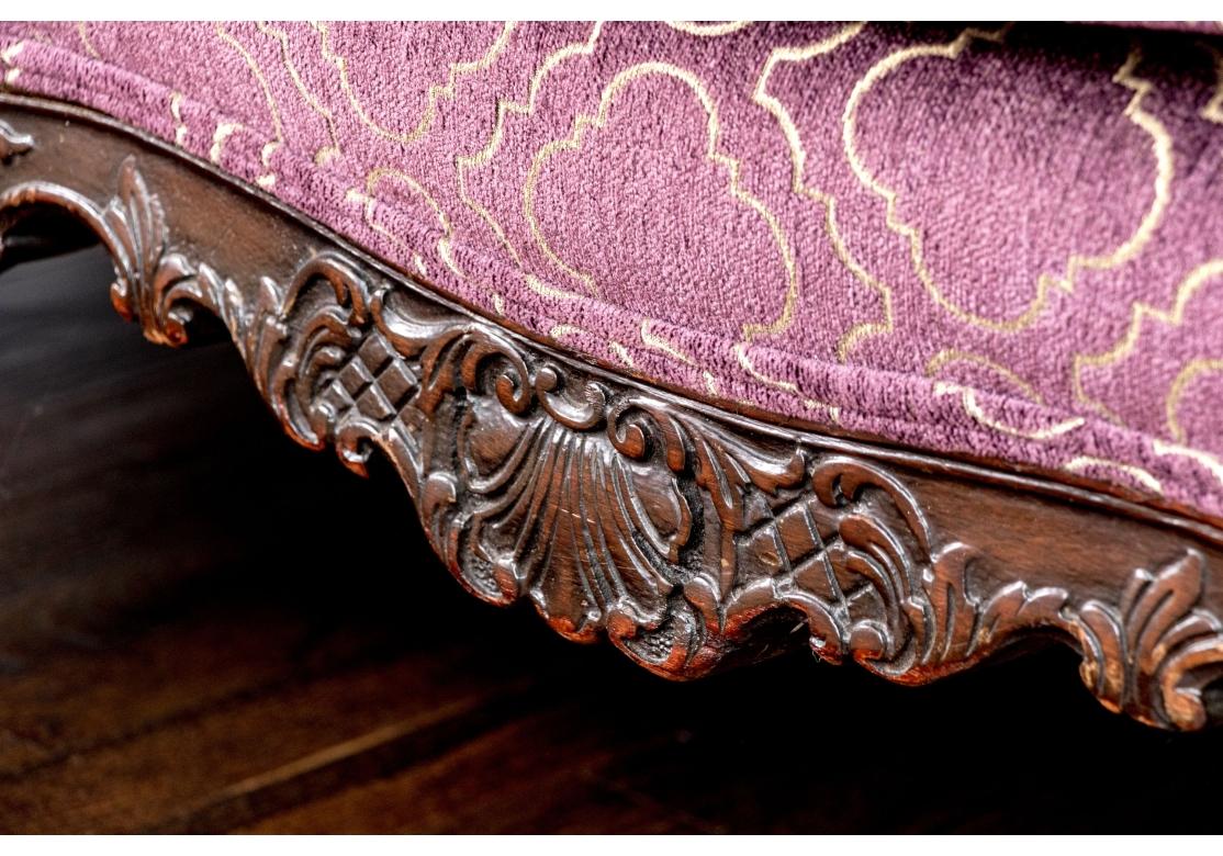 XIXe siècle Antique Upholstered Chippendale Style Carved Mahogany Camel Back Sofa en vente