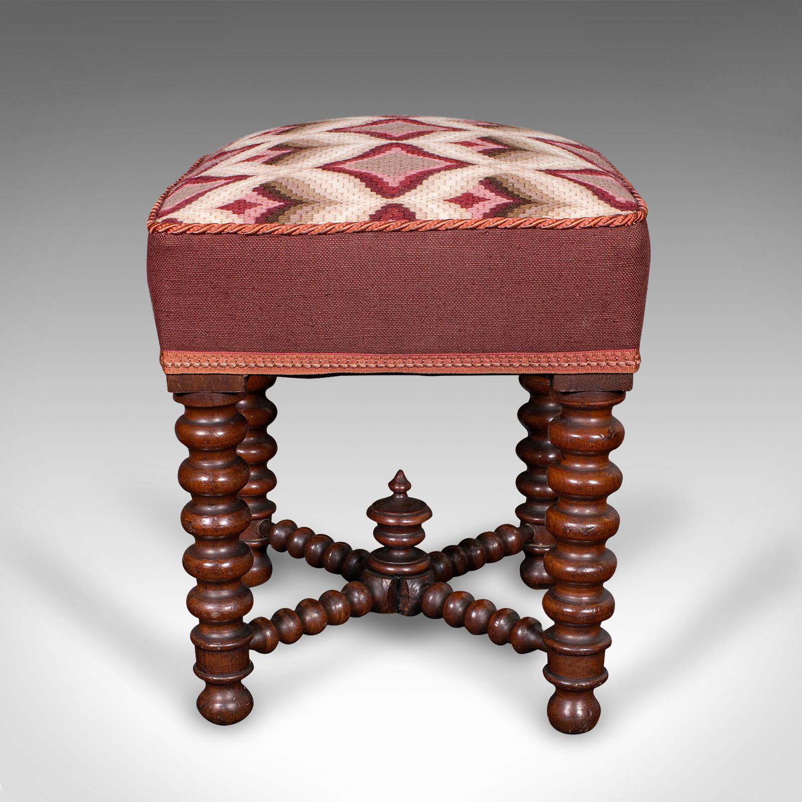Antiker gepolsterter Fußhocker, englisch, Kaminsims, Loungehocker, viktorianisch, 1850 im Zustand „Gut“ im Angebot in Hele, Devon, GB