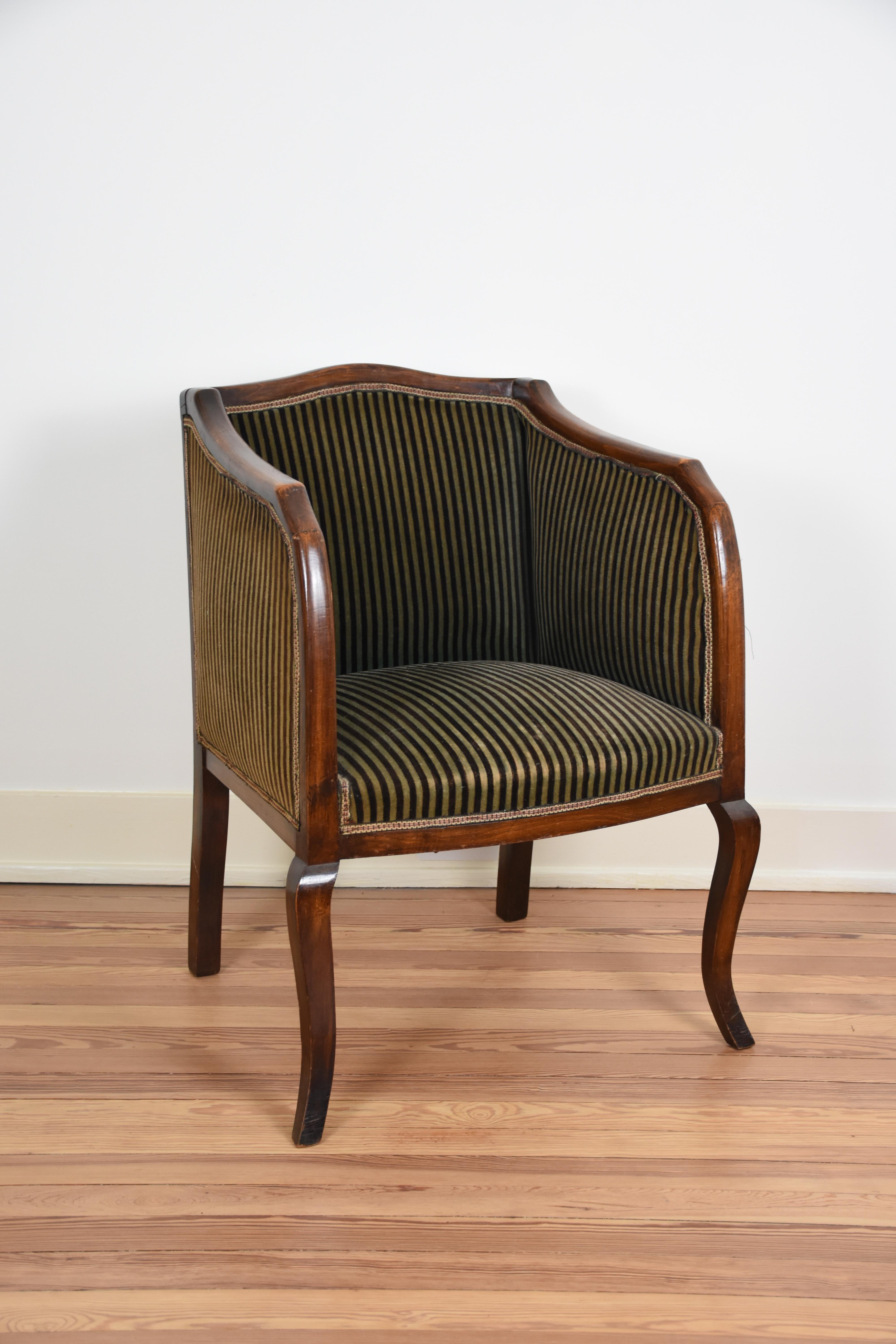 Anglais Paire de chaises anciennes tapissées en velours rayé vert foncé en vente