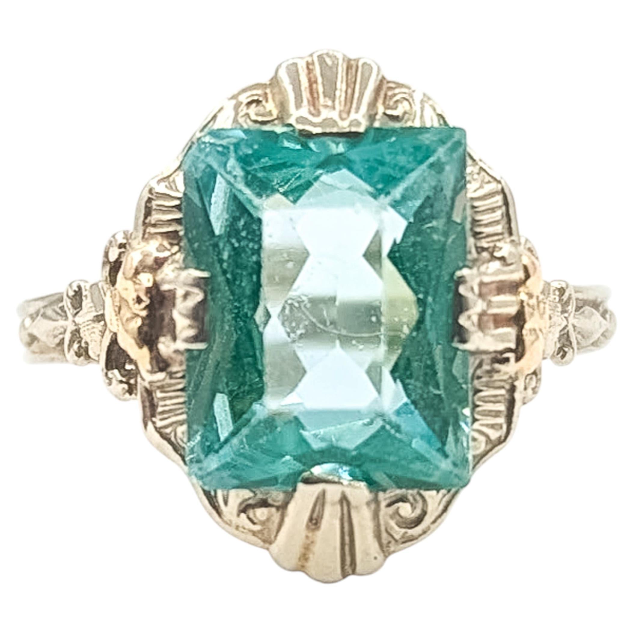 Bague florale en verre à l'uranium d'époque, en or blanc 14 carats en vente