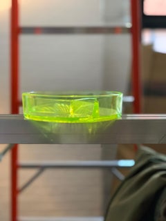 Antike Uran Vaseline Depression Glas Dreiteilige Platte Server:: 1920er Jahre