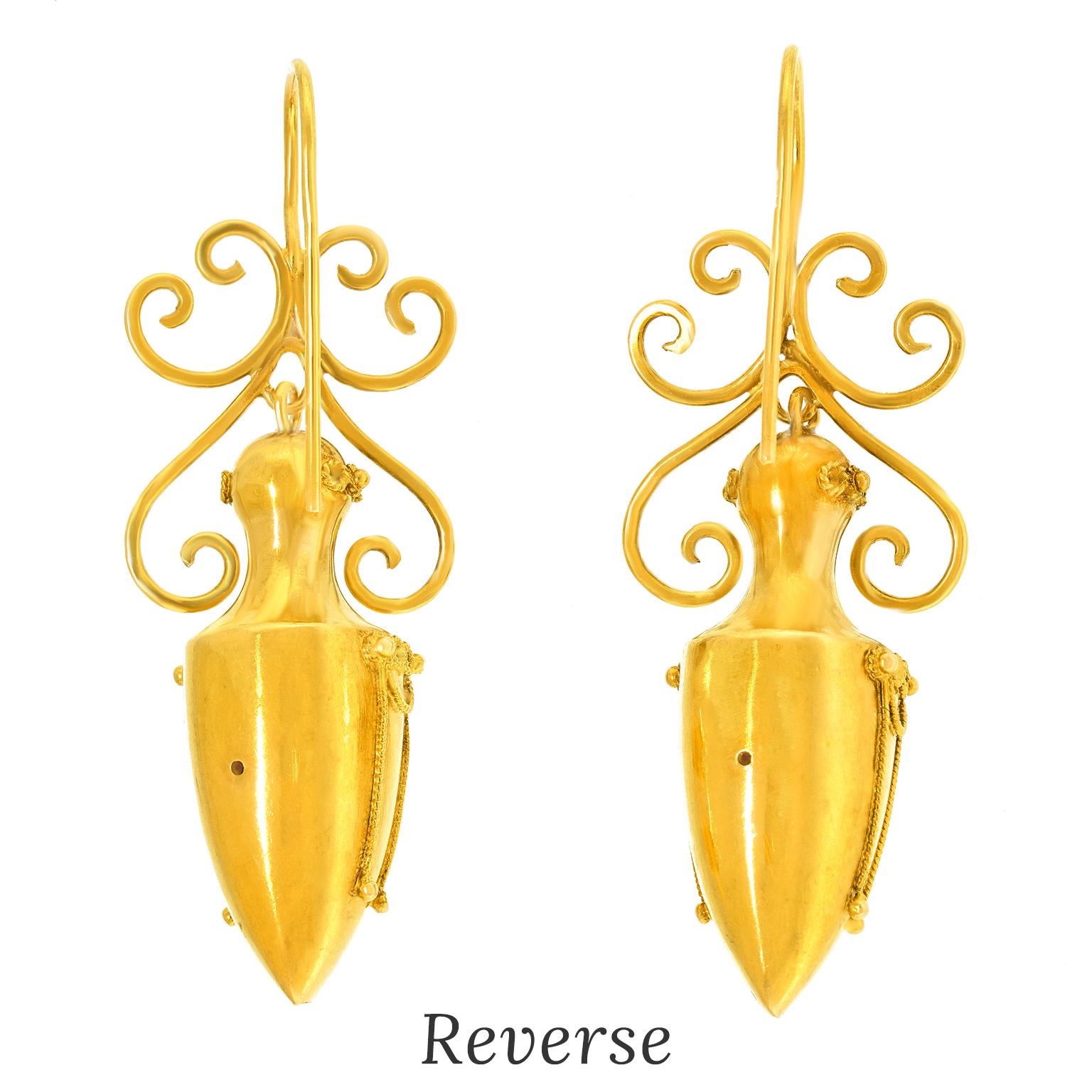 Boucles d'oreilles antiques à motif d'urne Anglais en vente 3