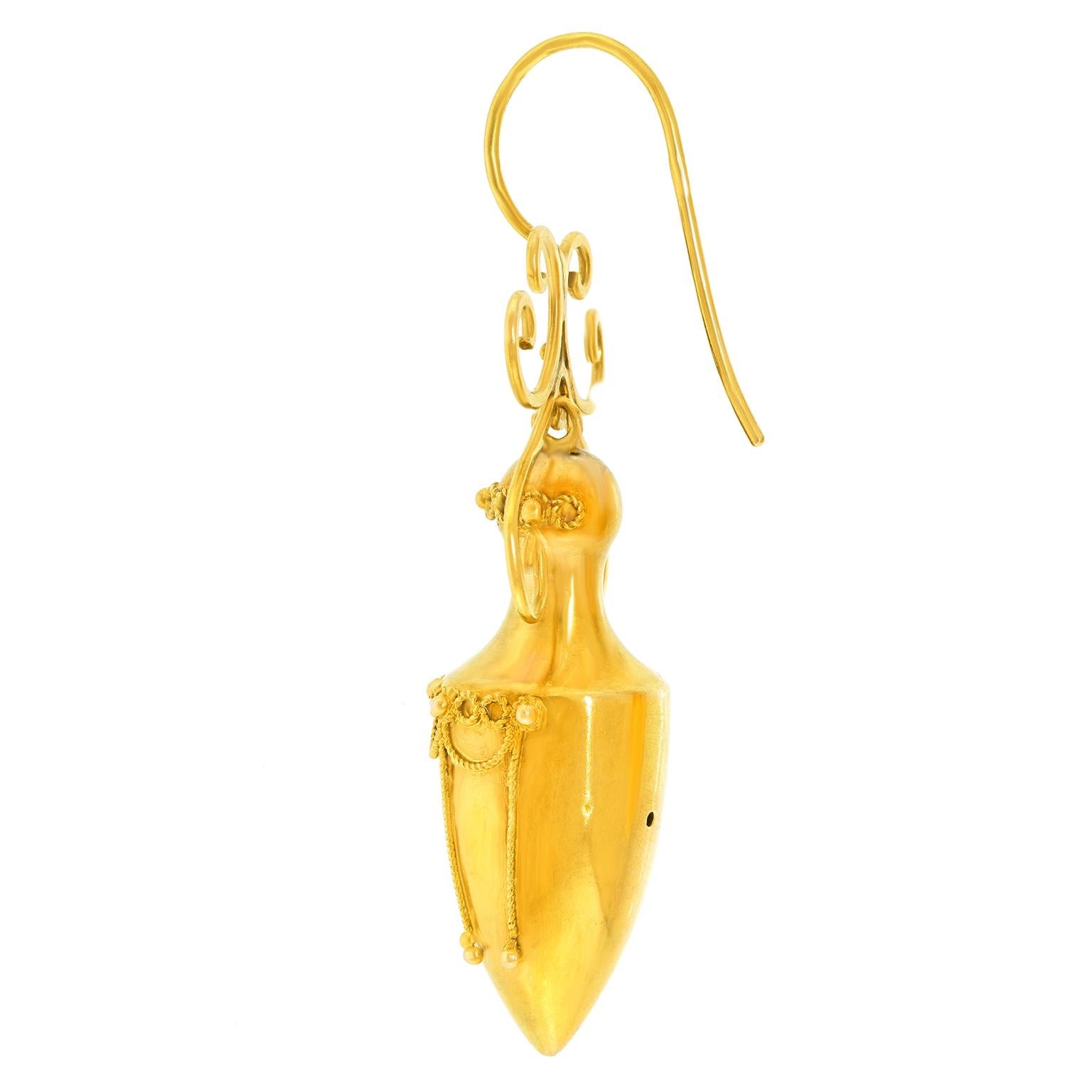 Boucles d'oreilles antiques à motif d'urne Anglais en vente 5