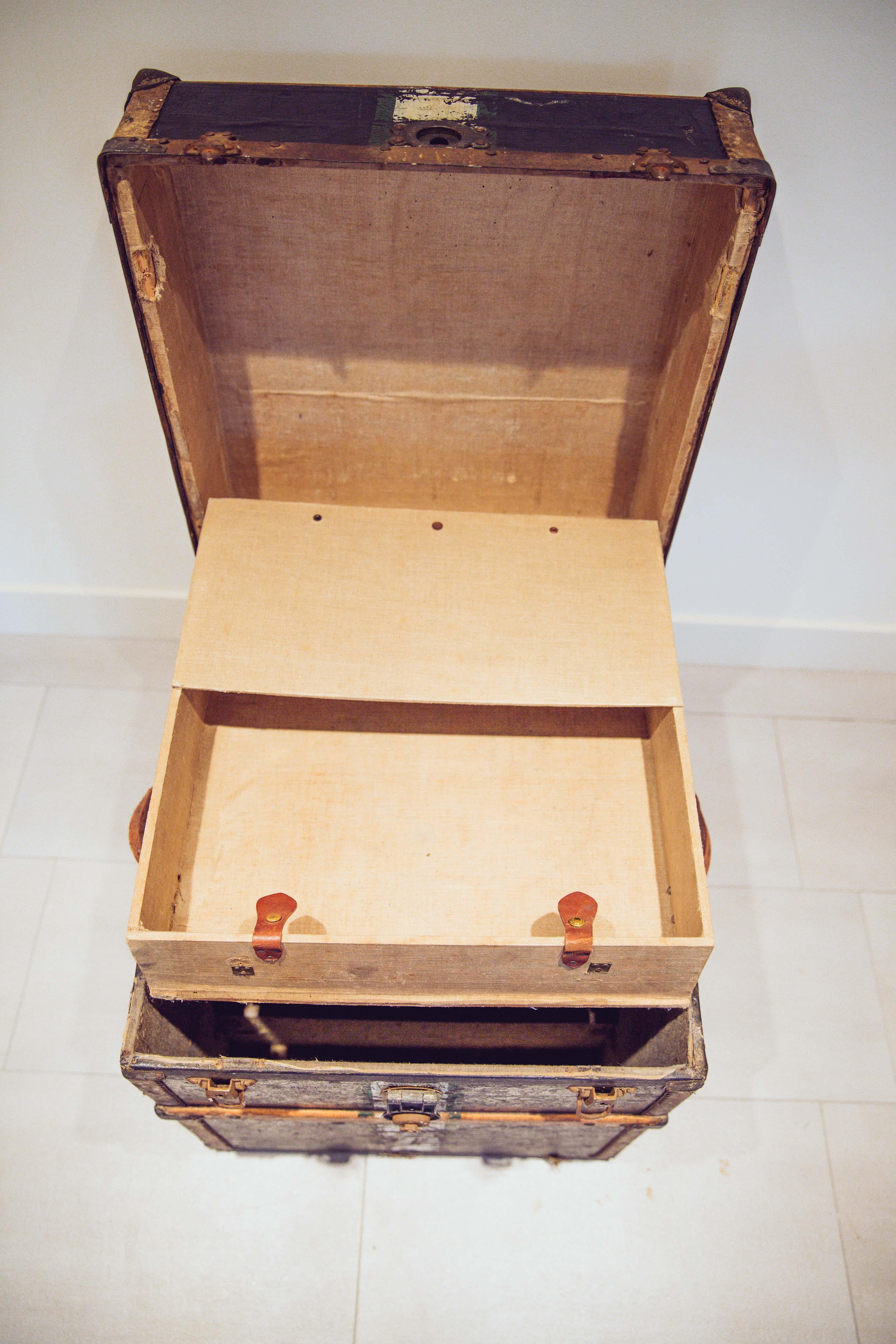 Antique US Leather Travel Trunk Box For Sale 5