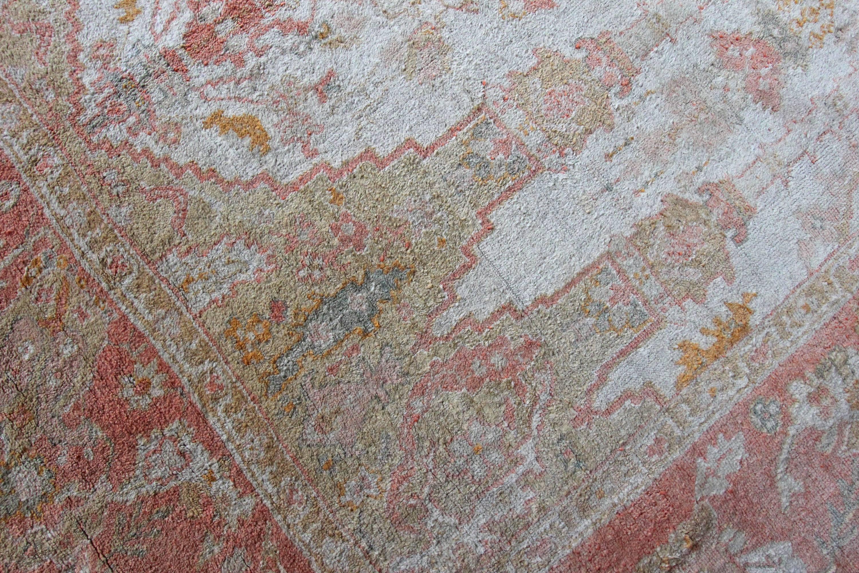 Antique Ushak Carpet, Western Anatolia For Sale 3