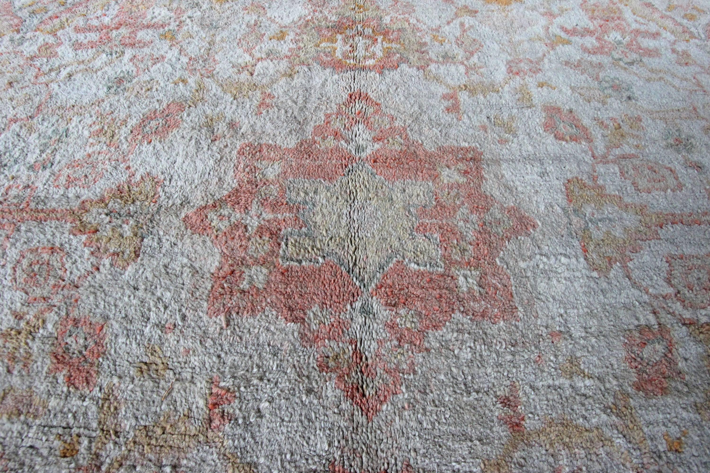 Antique Ushak Carpet, Western Anatolia For Sale 5