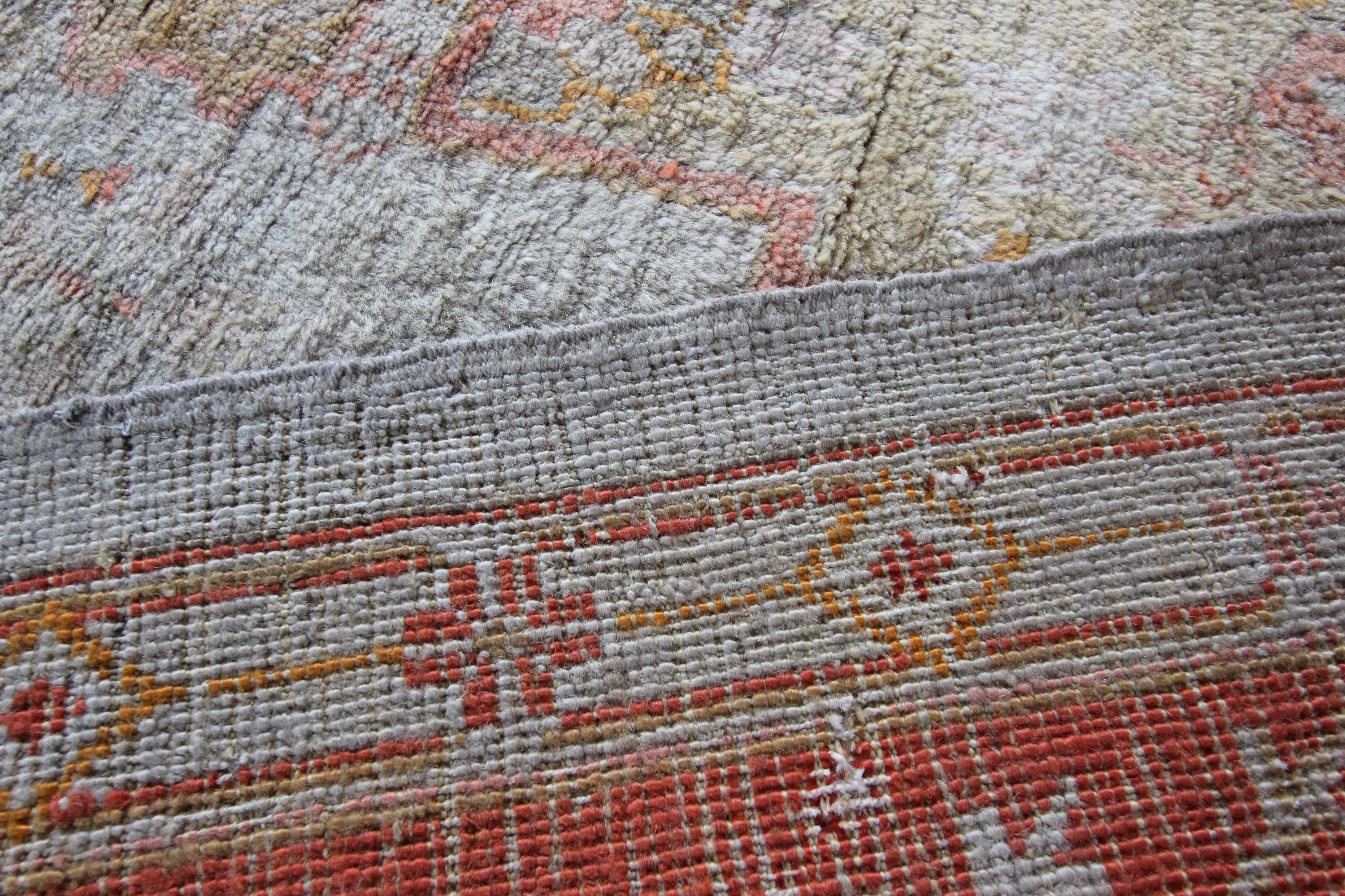 Antique Ushak Carpet, Western Anatolia For Sale 8