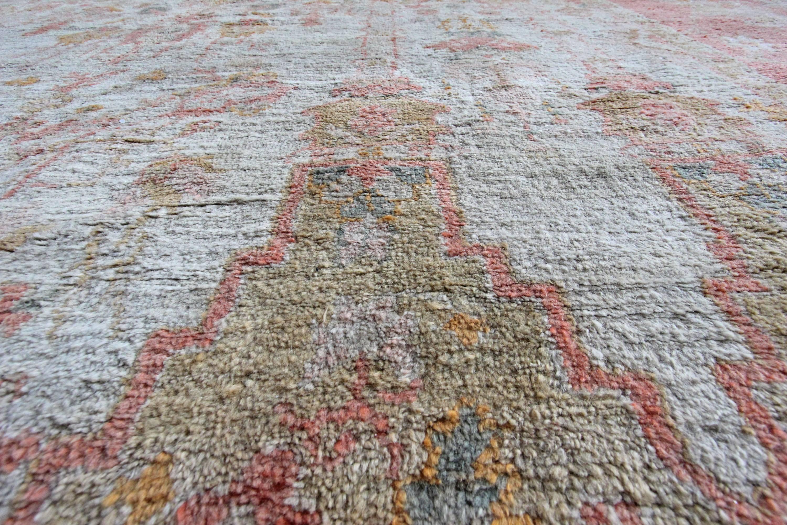 Antique Ushak Carpet, Western Anatolia In Excellent Condition For Sale In Crondall, Surrey