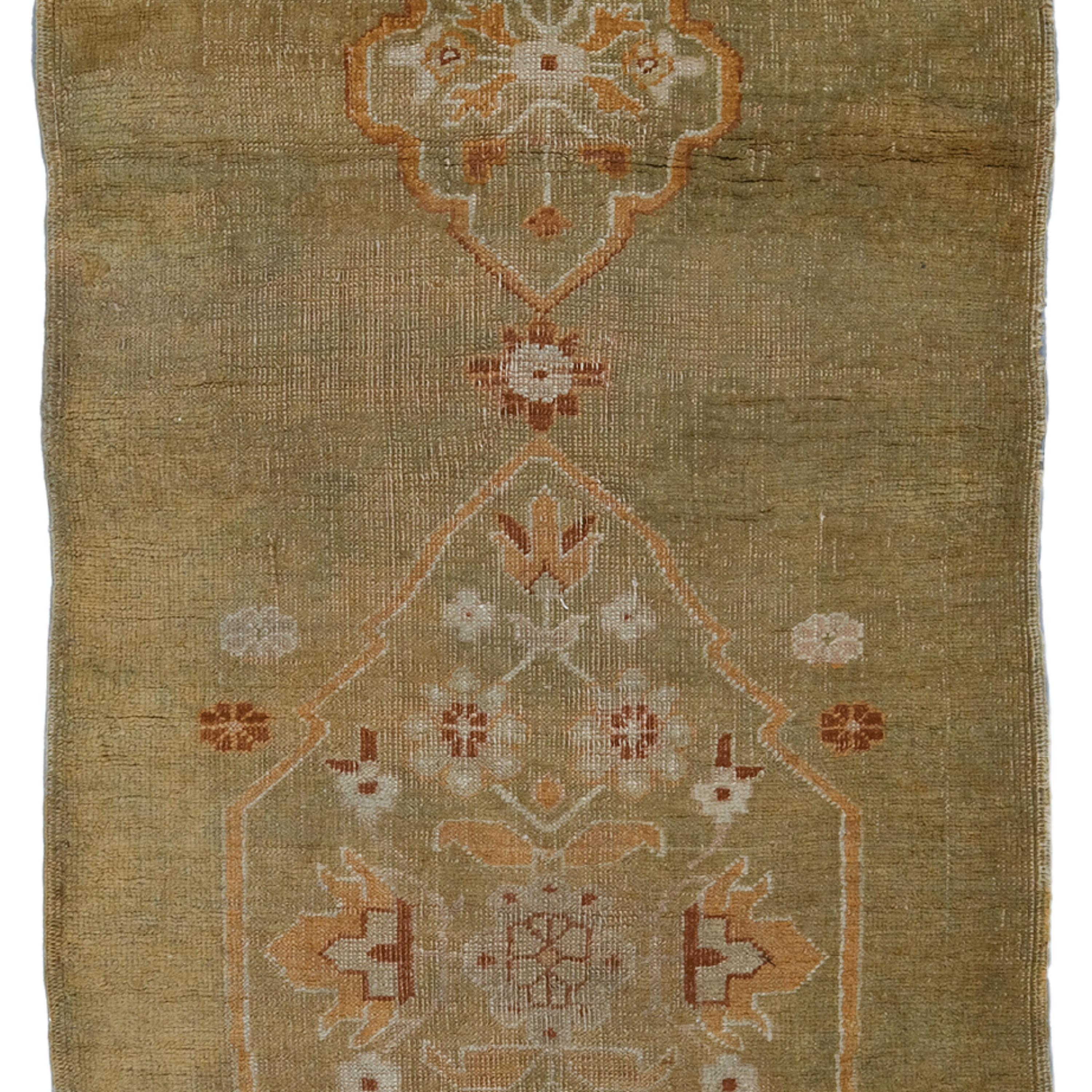 Antiker Ushak-Läufer - 19. Jahrhundert Ushak-Läufer, handgefertigter Teppich, türkischer Teppich (Türkisch) im Angebot