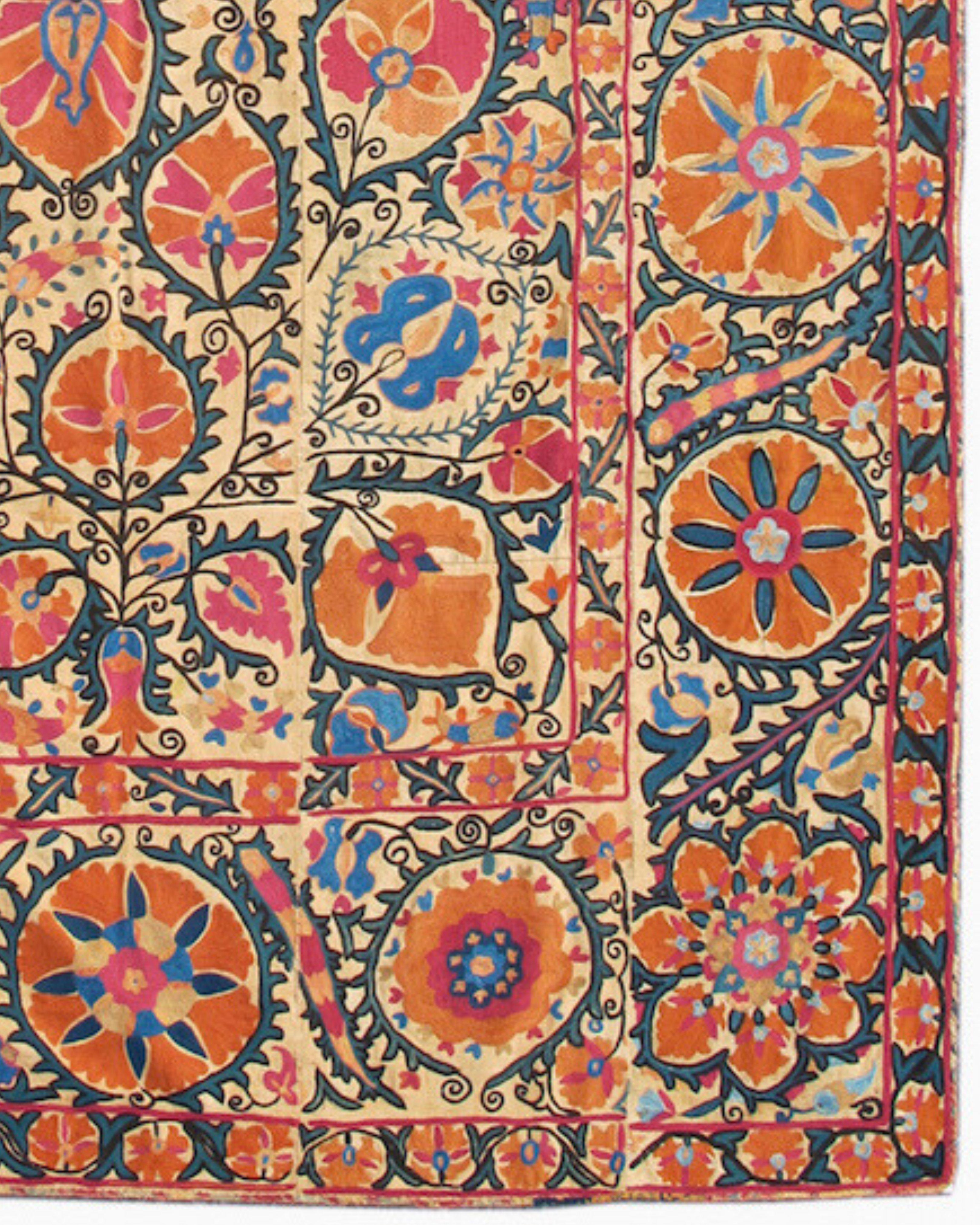 Antiker zbekischer Bokhara Suzani-Wandteppich mit Wandbezug, Mitte des 19. Jahrhunderts im Angebot 1