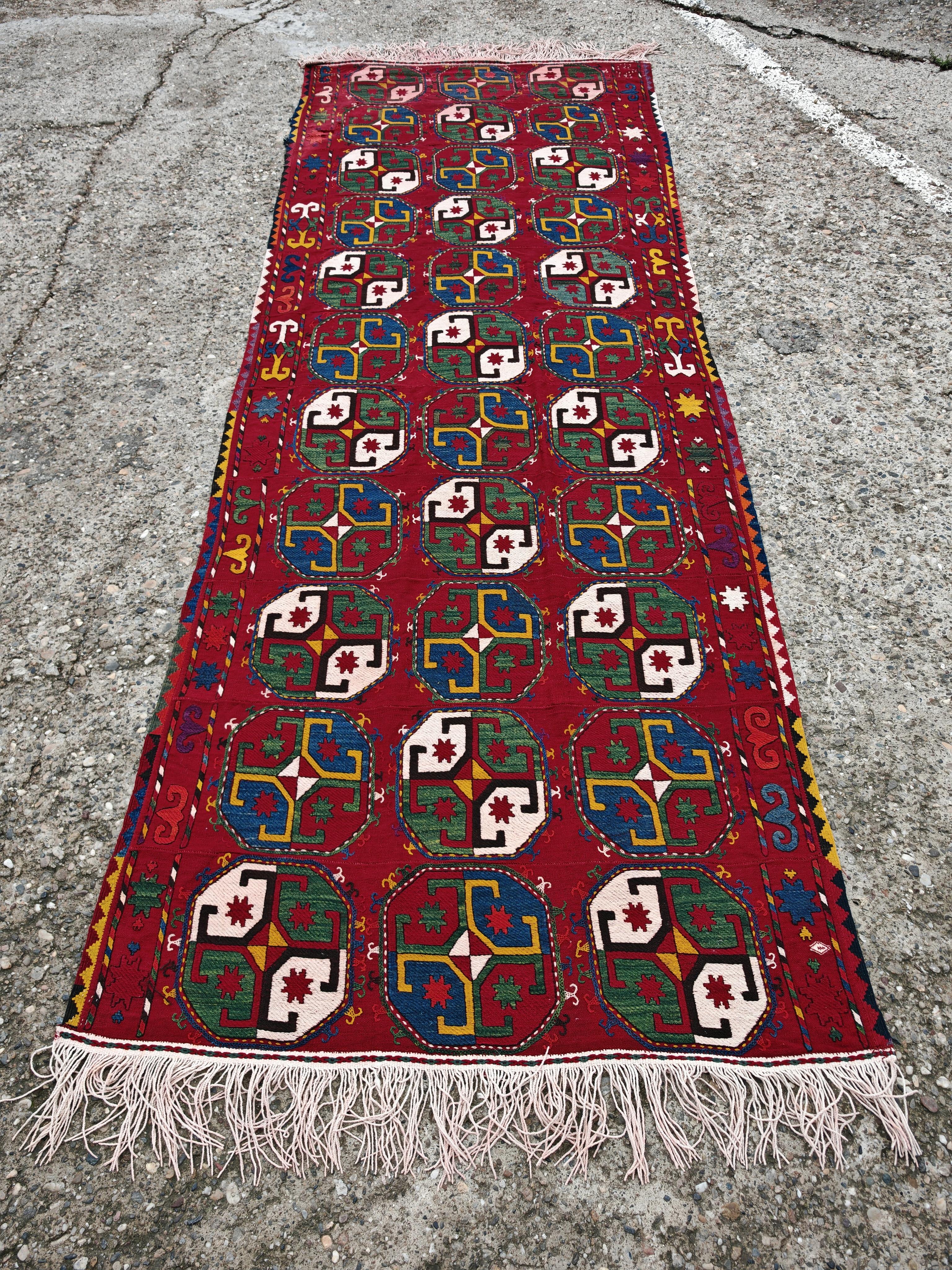 Tapis ancien ouzbek tissé à plat selon une technique mixte, début du 20e siècle Bon état - En vente à Beograd, RS