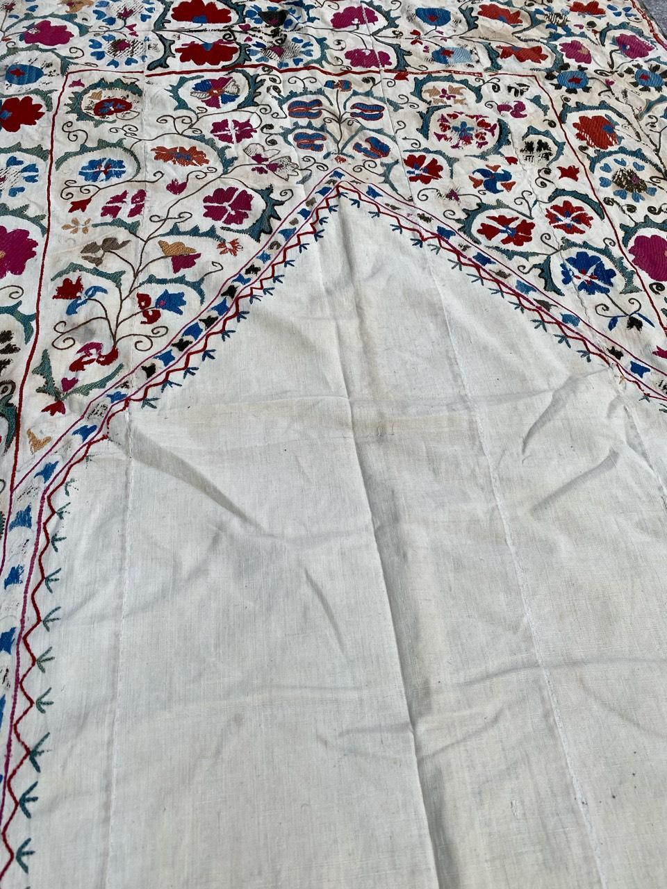 Antique Uzbek Suzani Embroidery In Fair Condition In Saint Ouen, FR