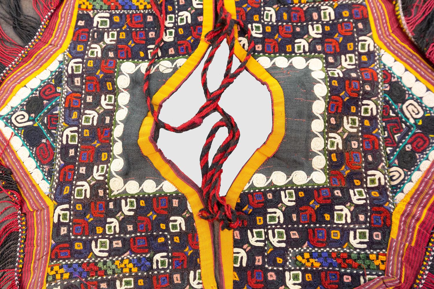 19th Century Antique Uzbek Suzani Small Wool Multicolor Textile, 1880-1900 For Sale