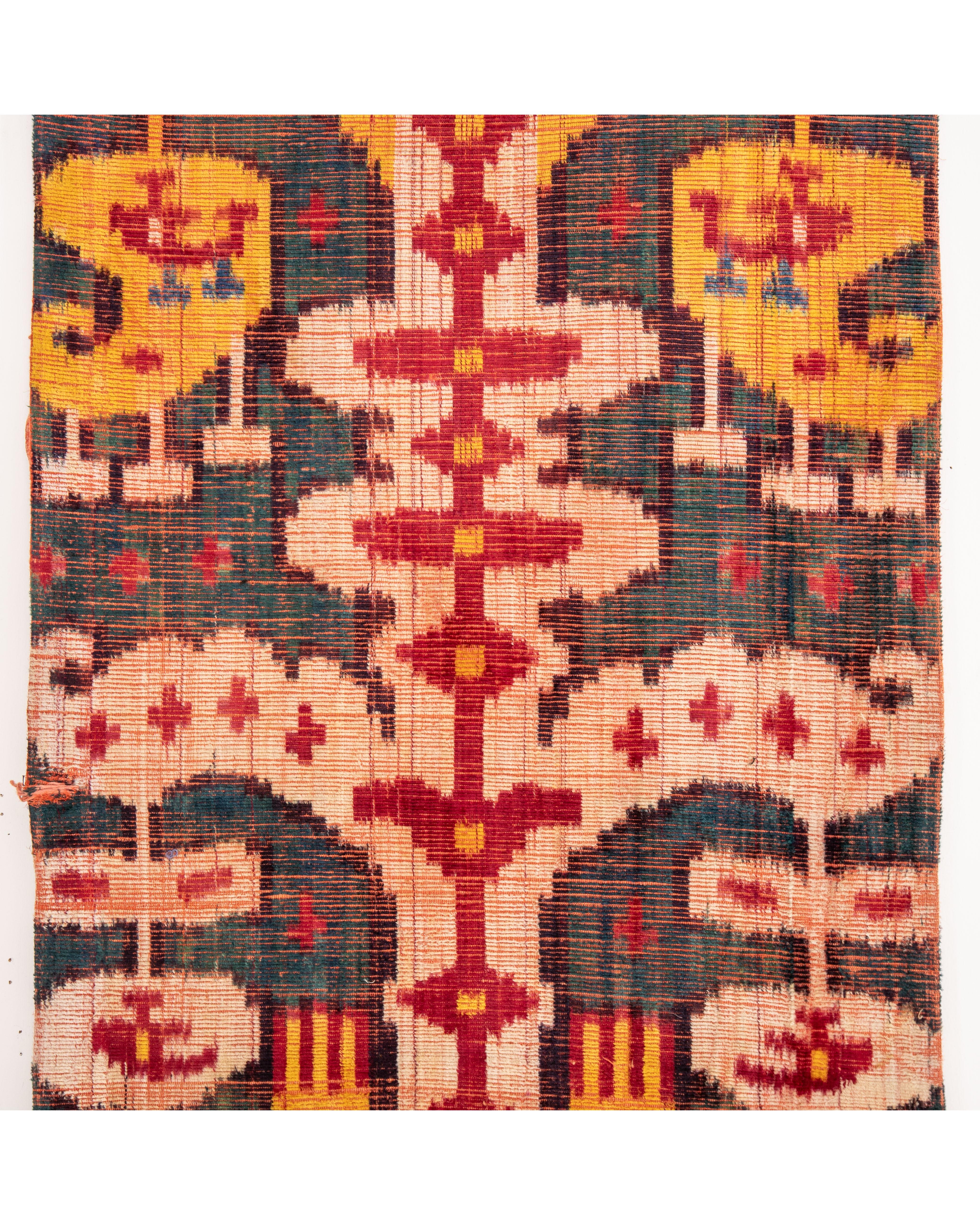 Antiguo Fragmento de Ikat de Terciopelo Uzbeko , Finales S. XIX en Bastante bueno estado para la venta en Istanbul, TR
