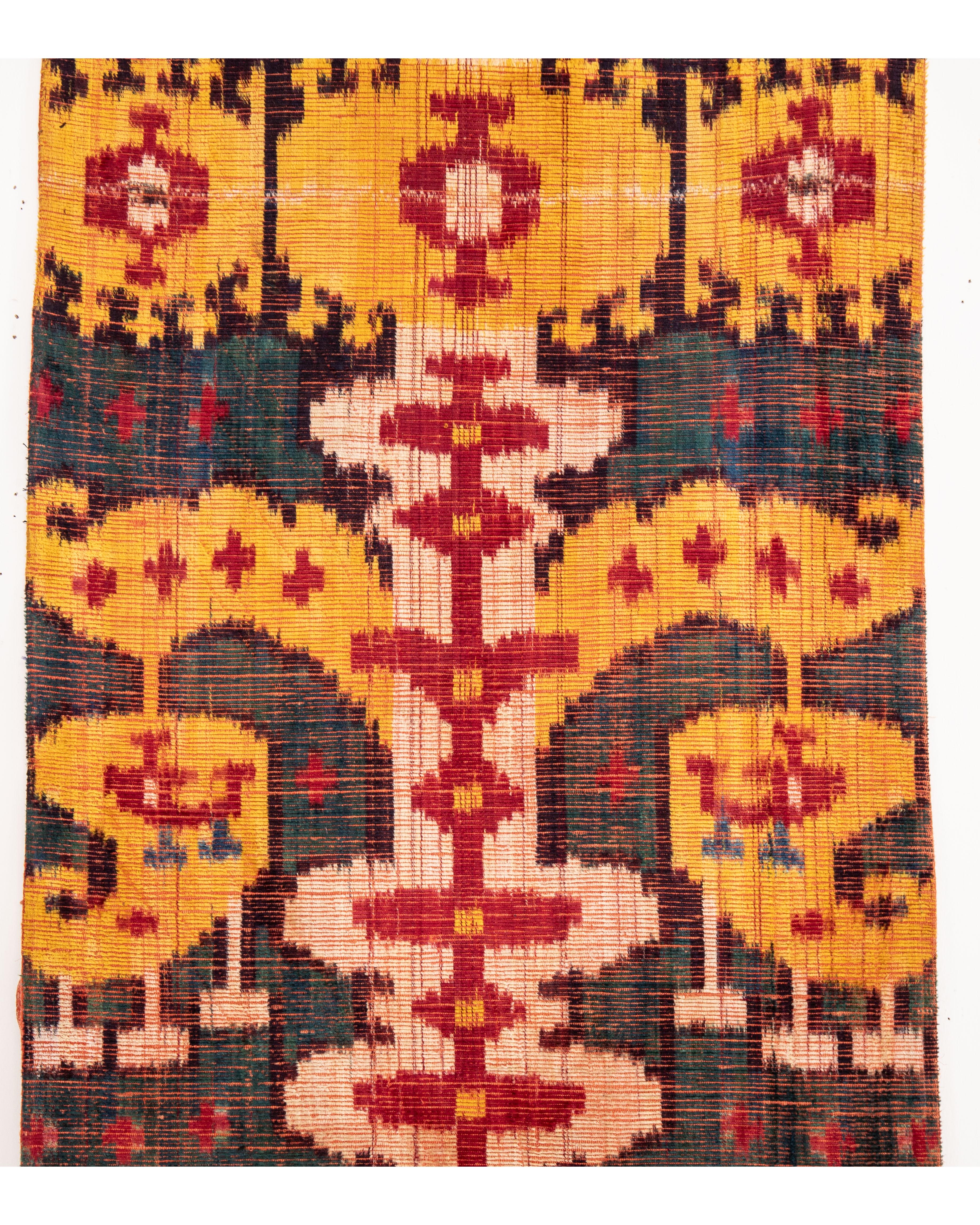 Antiguo Fragmento de Ikat de Terciopelo Uzbeko , Finales S. XIX siglo XIX en venta
