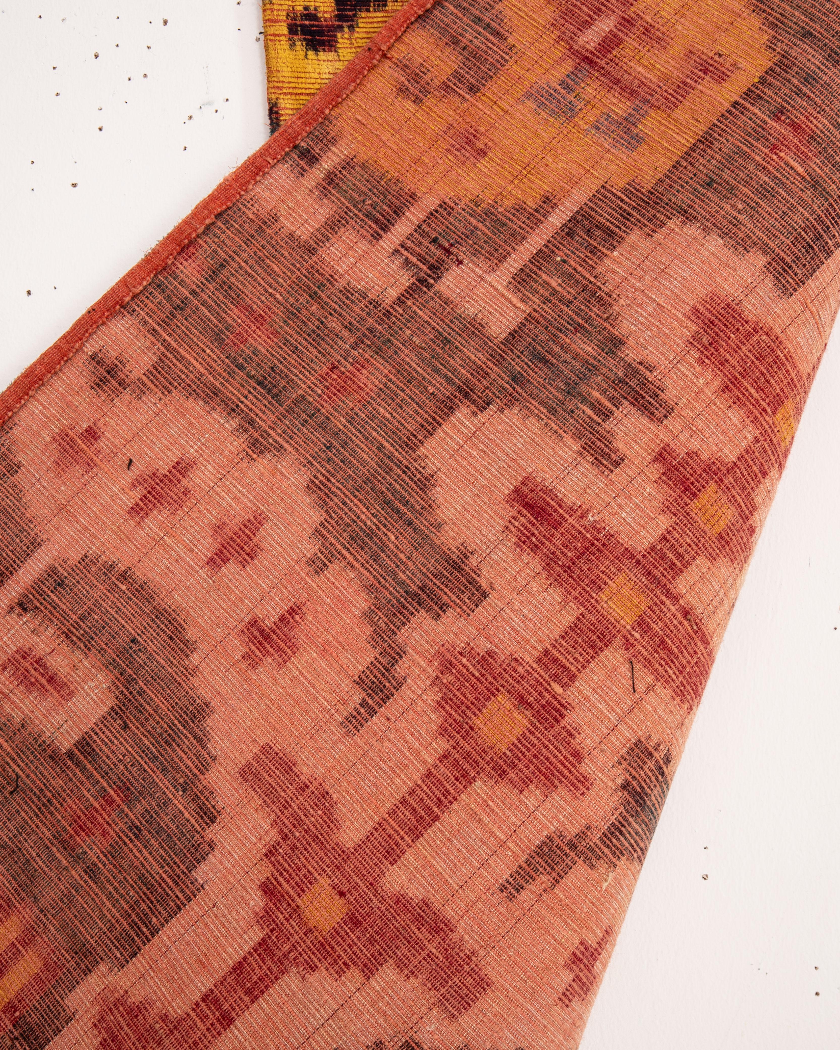 Antiguo Fragmento de Ikat de Terciopelo Uzbeko , Finales S. XIX Seda en venta