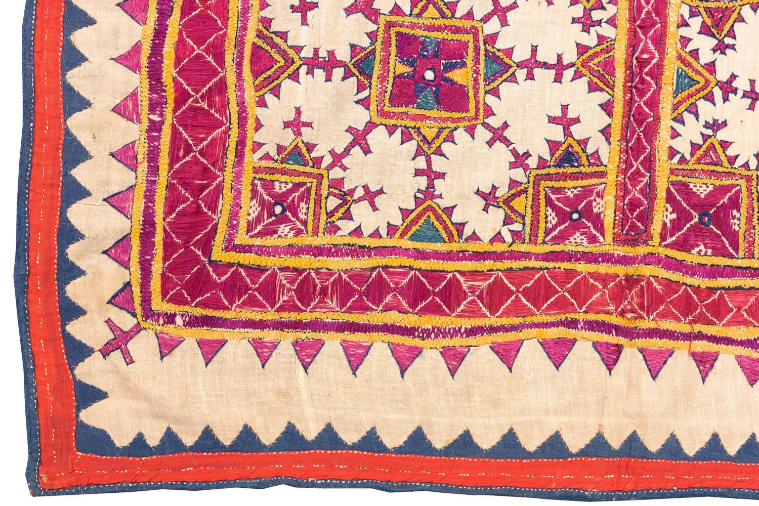 19th Century Antique Uzbekistan Embroidery Zig-Zag Border Textile, 1920-1950 For Sale