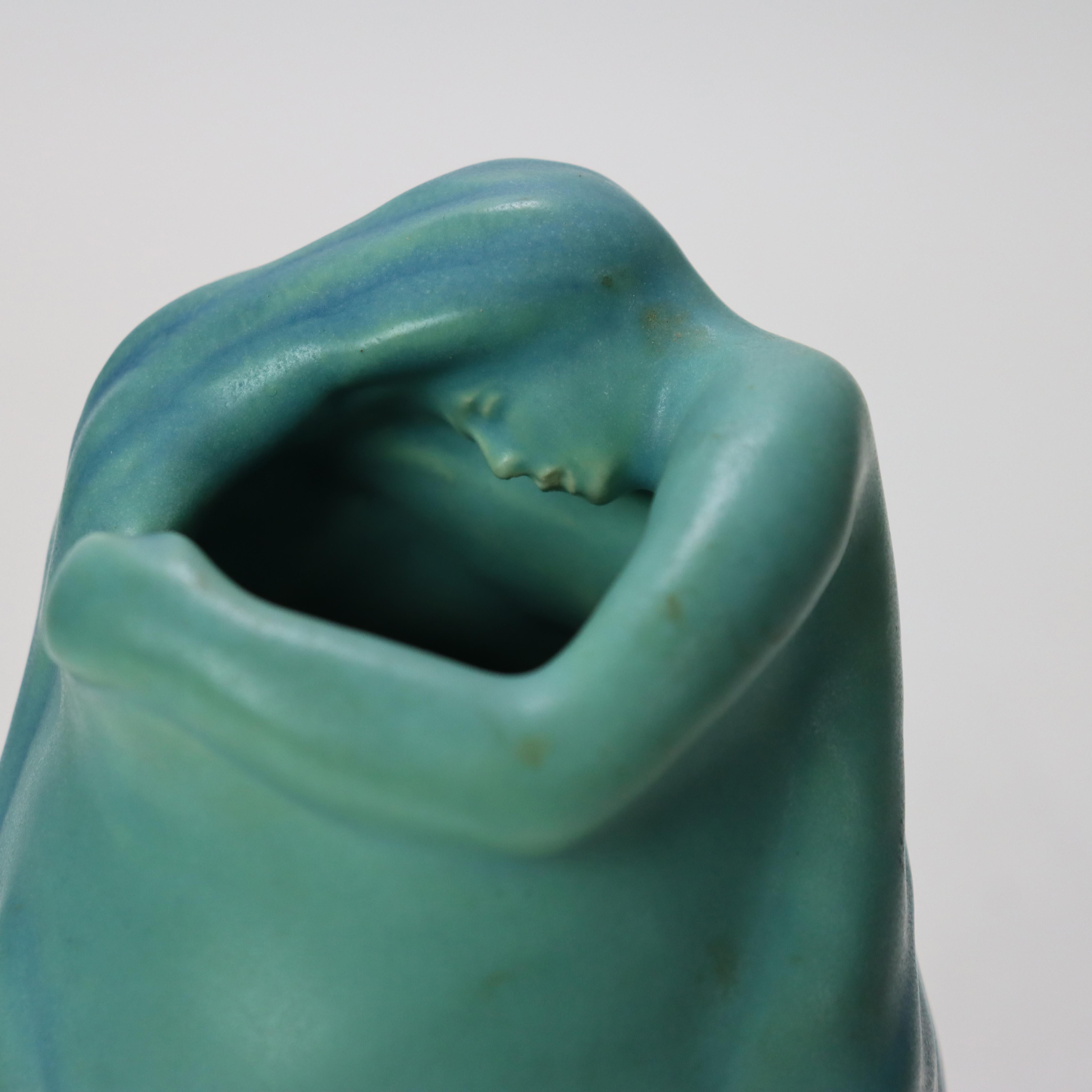 Antike Van Briggle Blau Kunst Töpferei Lorelei Vase unterzeichnet C1930 (Arts and Crafts) im Angebot