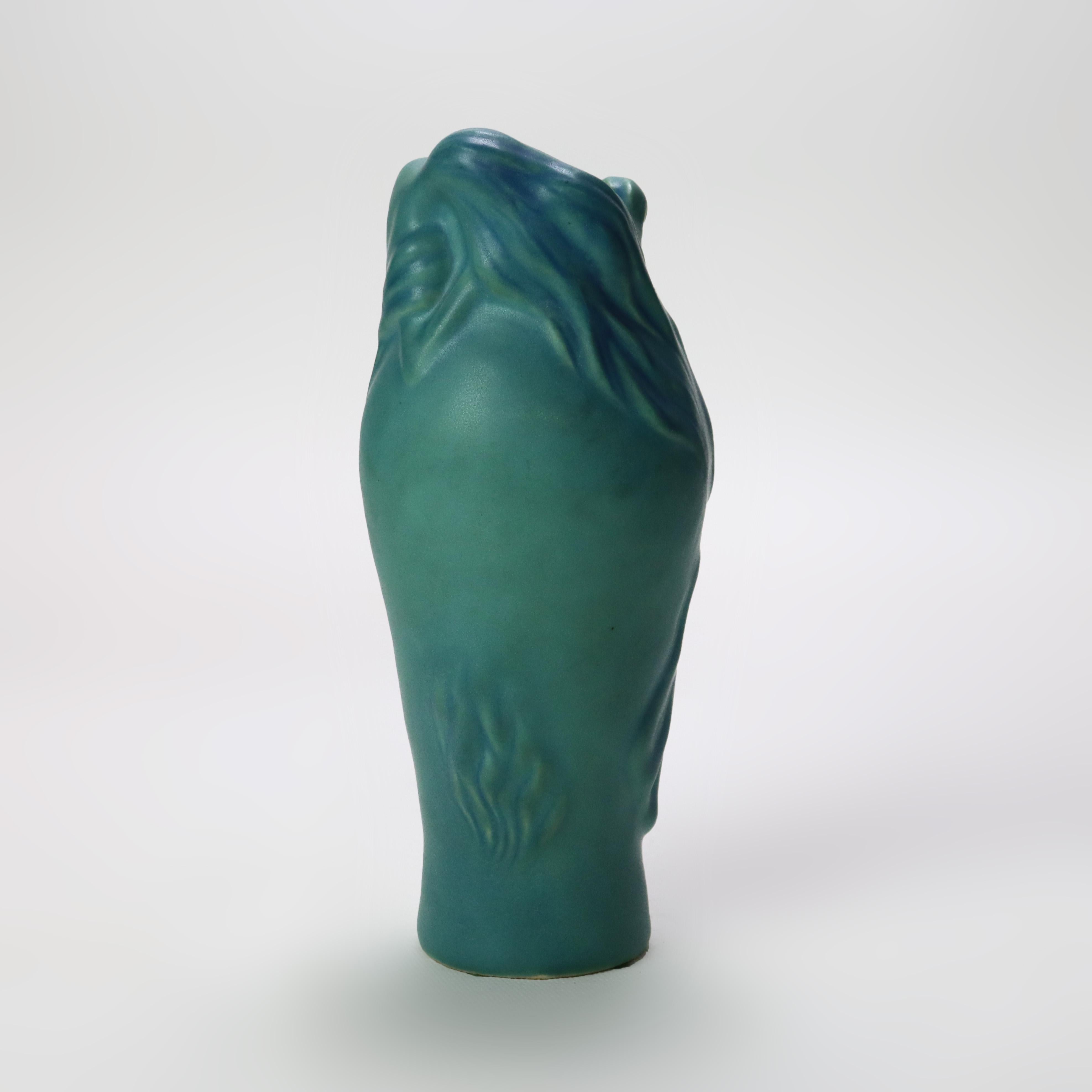 Antike Van Briggle Blau Kunst Töpferei Lorelei Vase unterzeichnet C1930 (20. Jahrhundert) im Angebot