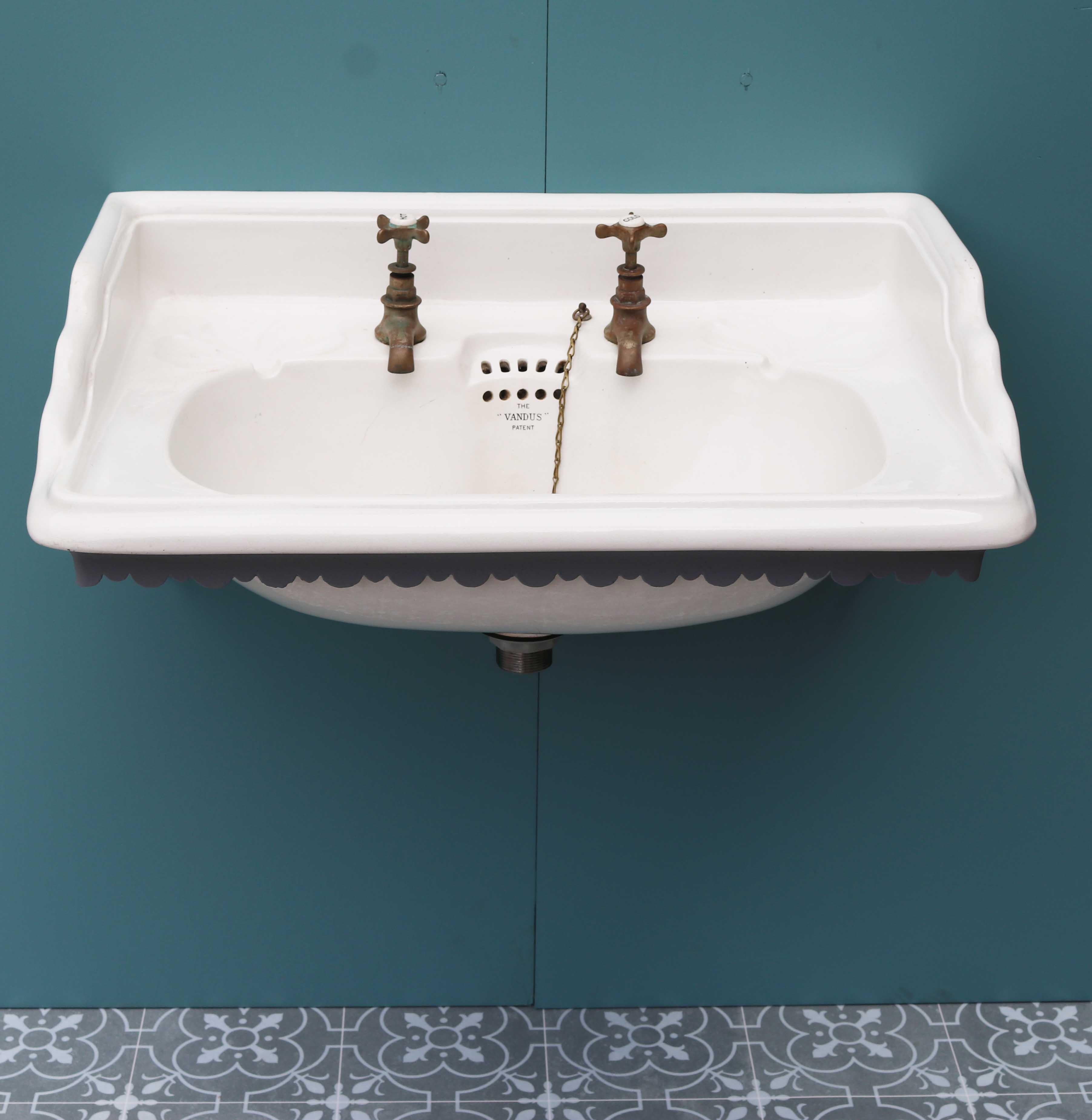 English Antique ‘Vandus’ Wall Mounted Sink/Basin
