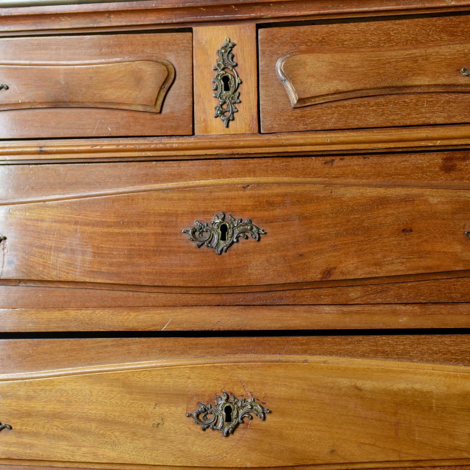 Ancienne commode:: française:: dessus marbre:: dos miroir:: acajou 4