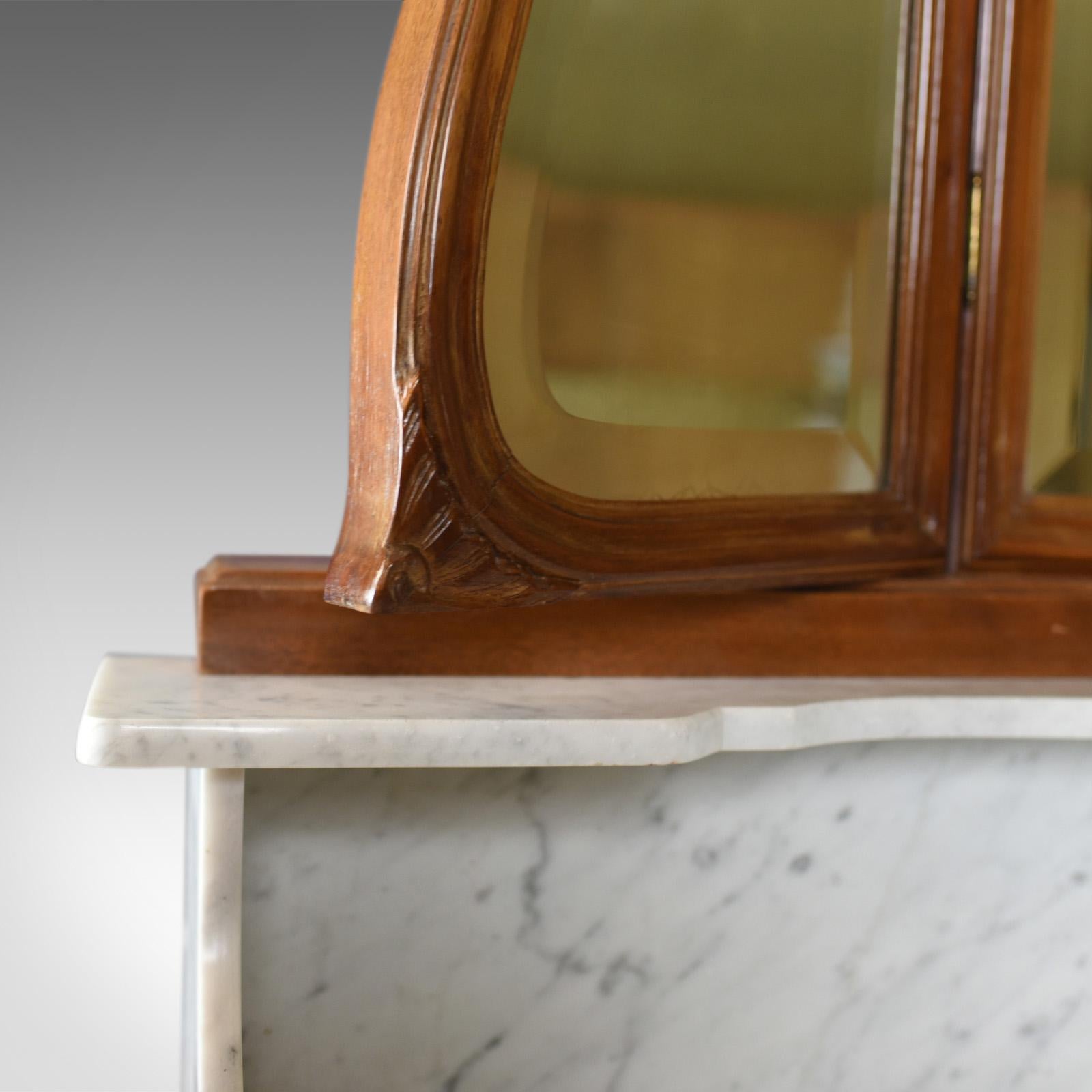 XIXe siècle Ancienne commode:: française:: dessus marbre:: dos miroir:: acajou